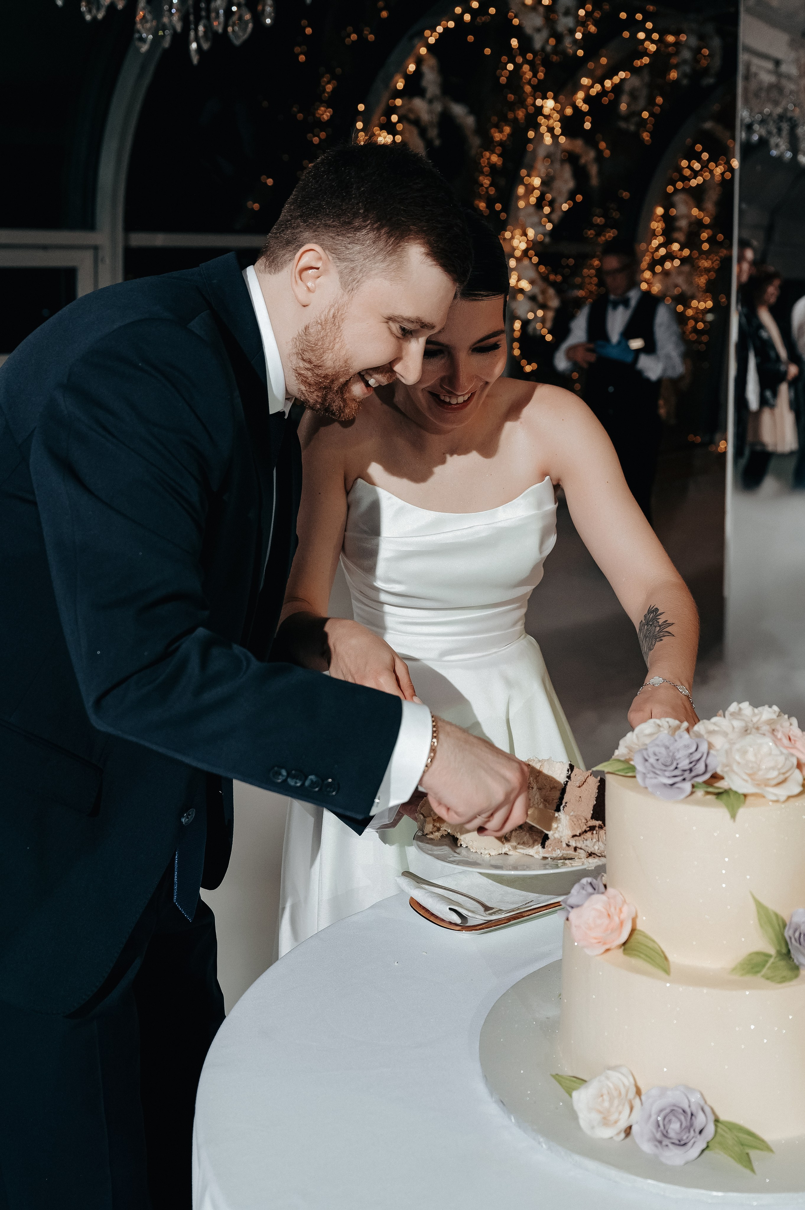 Свадебные приключения красивых и счастливых в Москве. Таганский ЗАГС + Golden Ring. Свадебный и семейный фотограф Виктория Носачёва. Щелково, Москва и МО