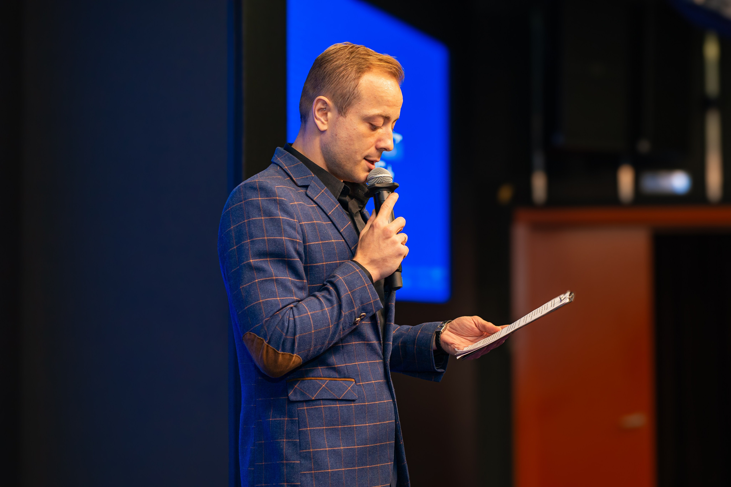 Репортажная съёмка конференции по Телеграм. Репортажный и персональный фотограф в Москве