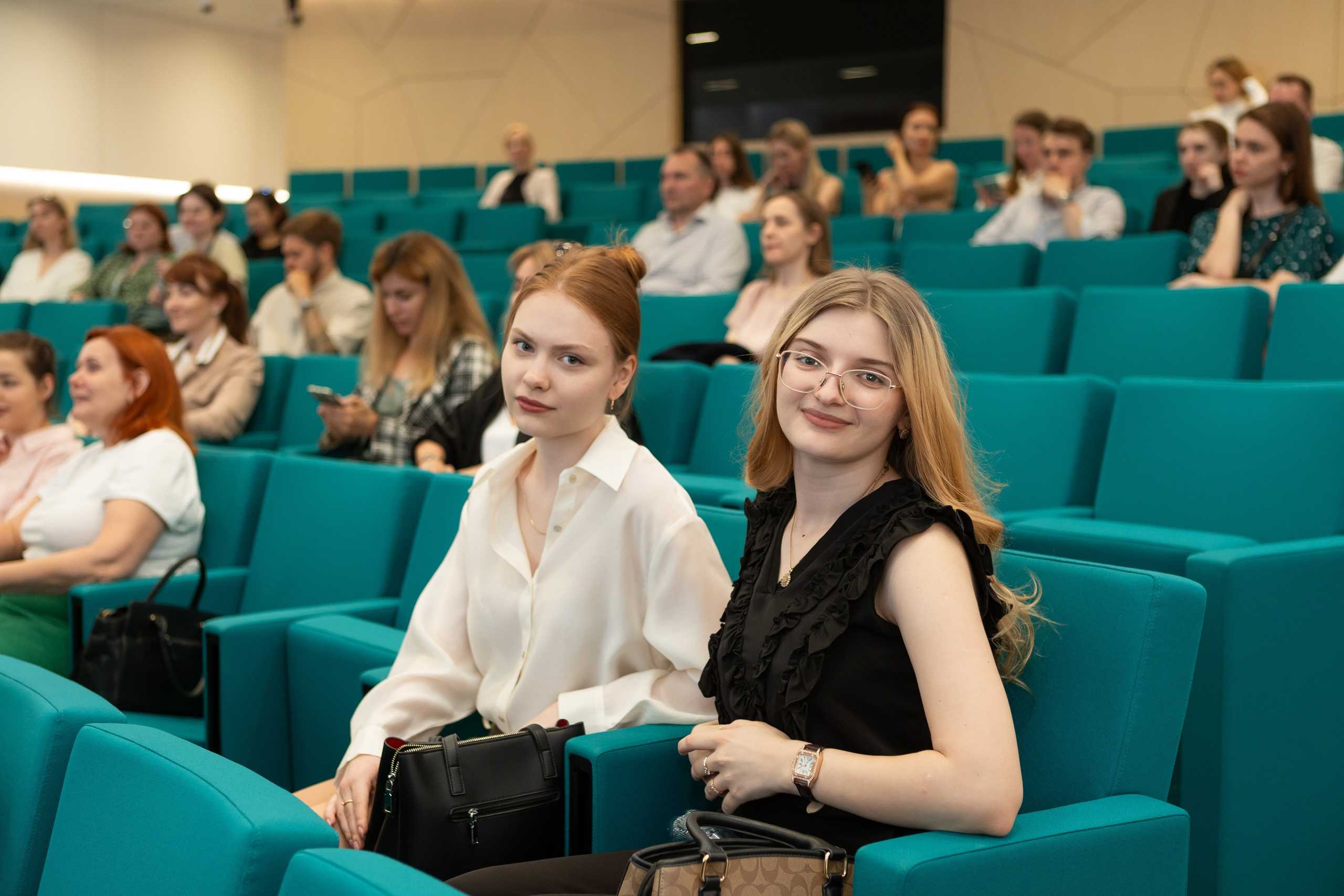 Гостевой визит в «зеленый» офис Сибур. Портретный творческий фотограф в Москве Надя Дудник