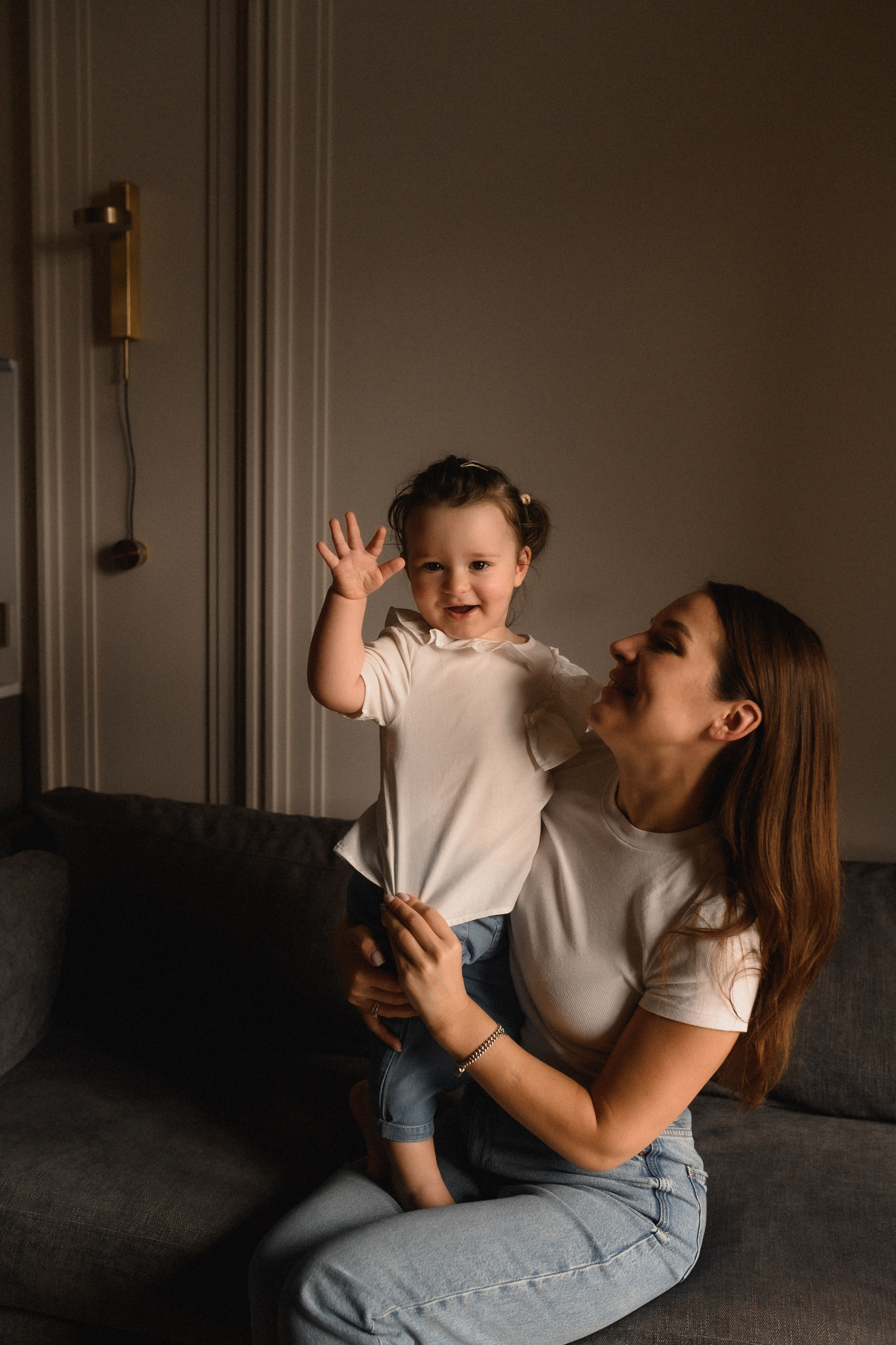 Саша, Таня, Мира и бабушка дома. Семейный и свадебный lifestyle-фотограф в Москве Мария Петрова