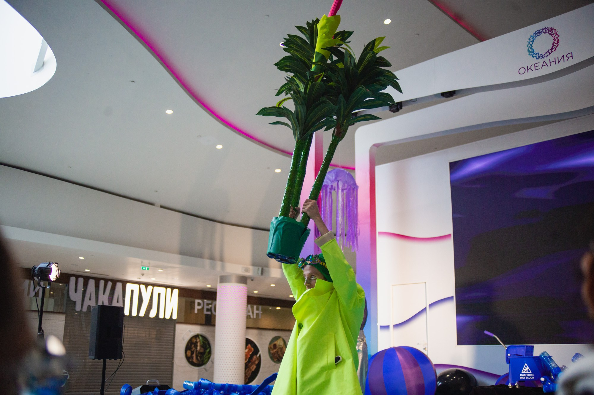 Сказка в ТЦ Океания. Репортажный и концертный фотограф в Москве Анастасия Осень