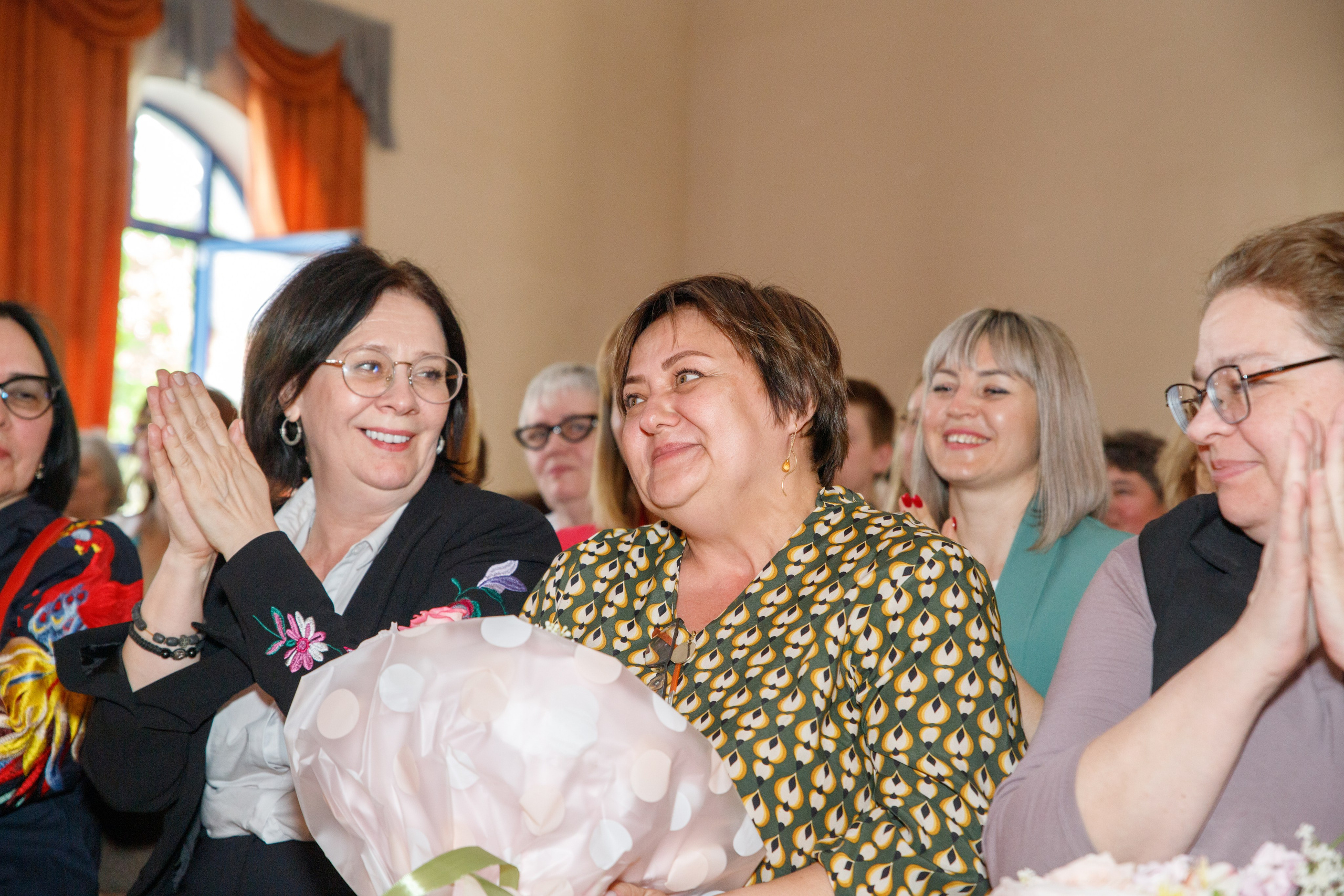 Репортажная съемка с Последнего звонка в школе в Москве. Семейный и школьный фотограф в Москве Анна Ткач