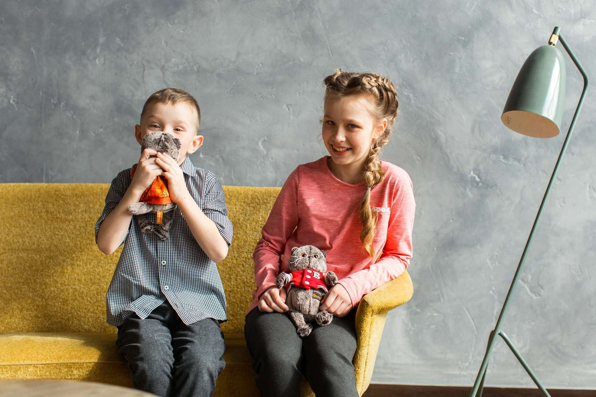 Фотосессия большой семьи в студии