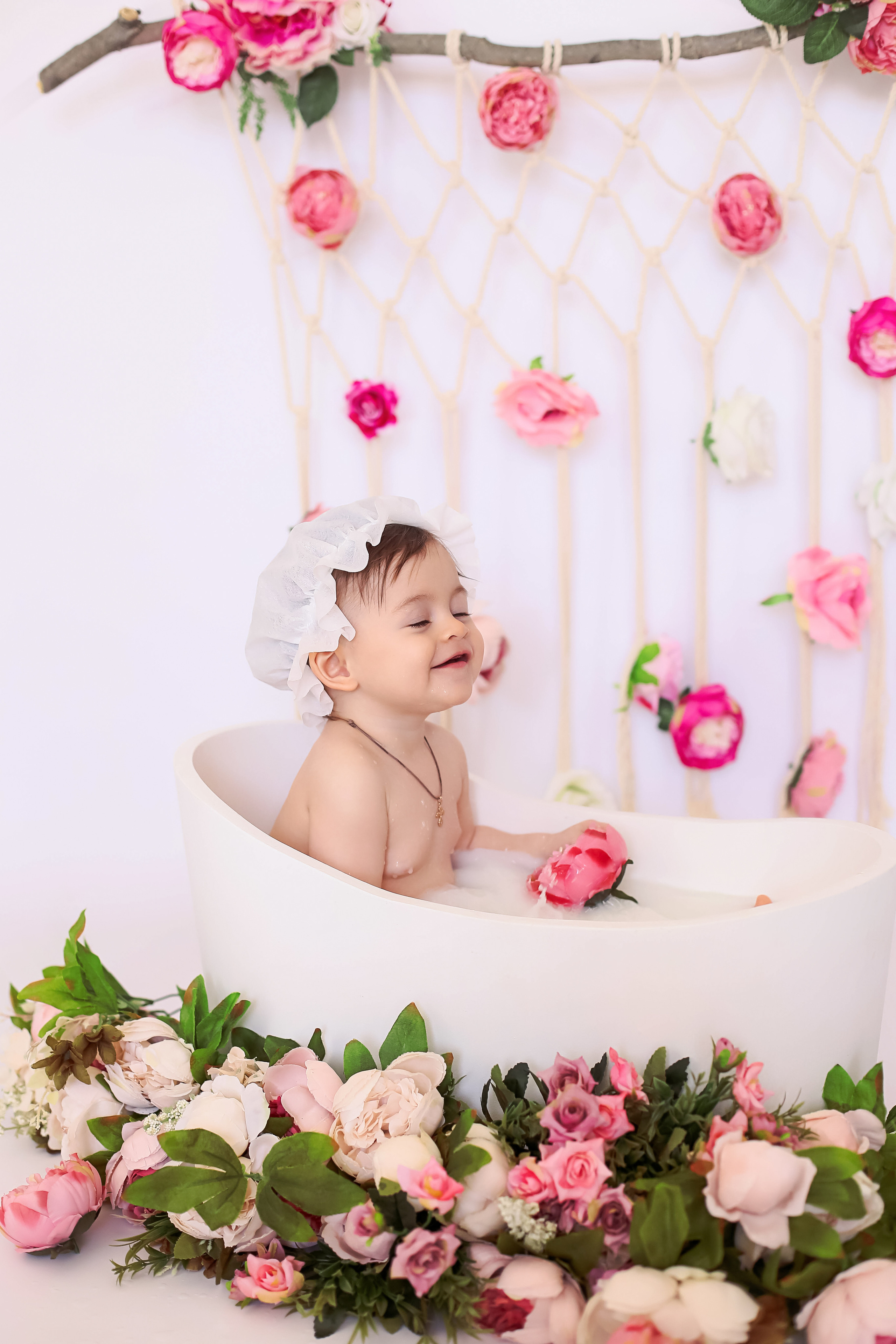 Ванна с цветами. Семейный и детский фотограф в Симферополе и Севастополе