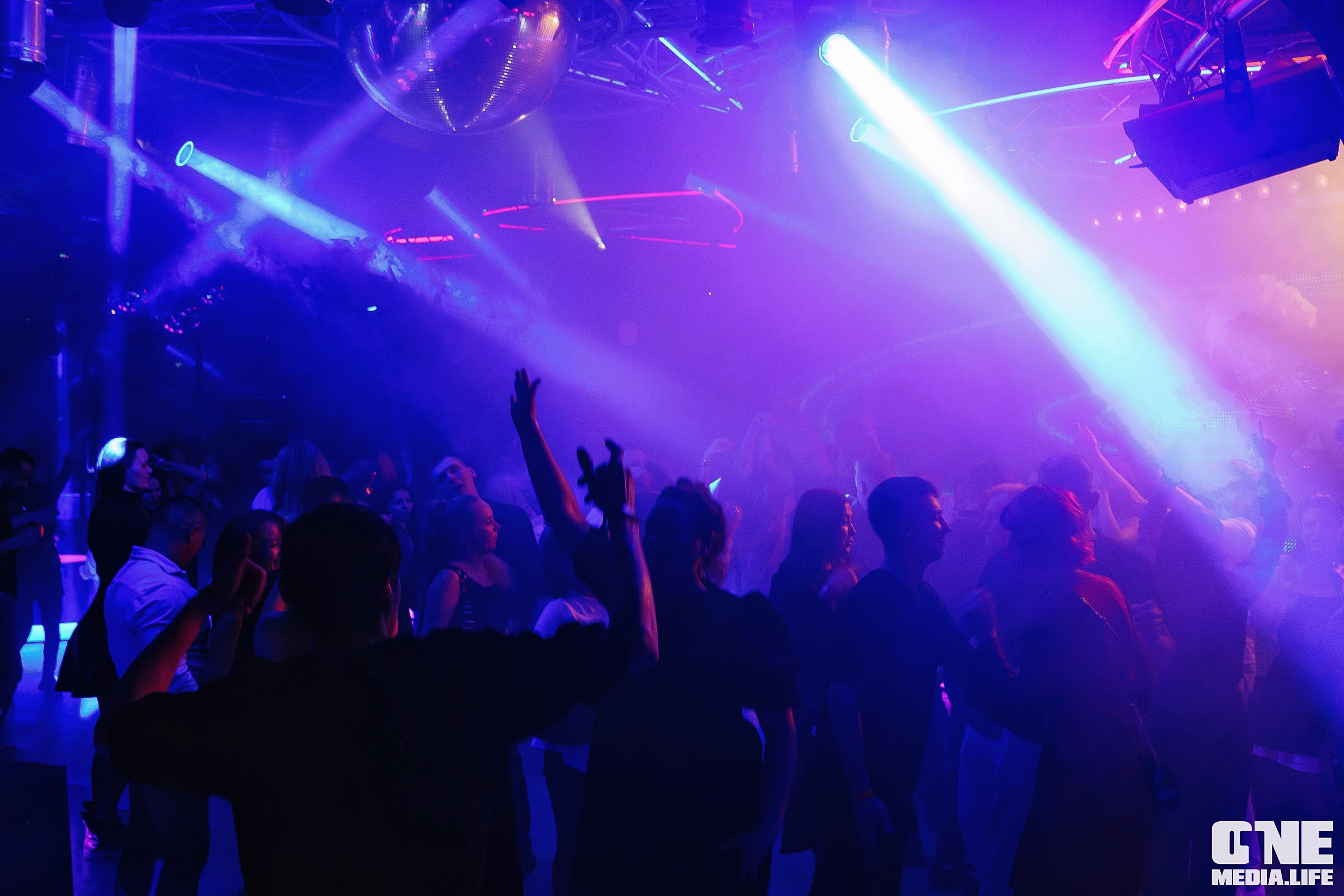 Фоторепортаж из Планеты. One Media Life: фоторепортажи, фотоотчеты с мероприятий и заведений