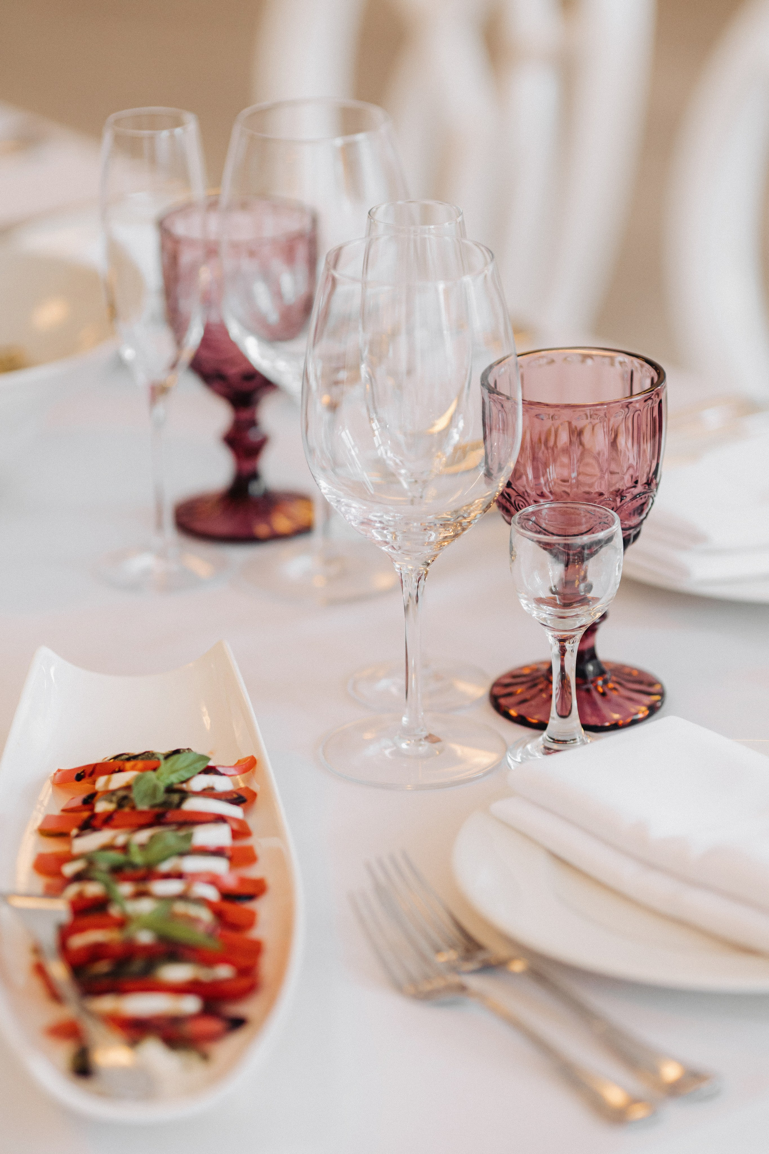 Vlad & Nadya (Saint-Petersburg, Russia). Destination wedding photographer Peter Letu