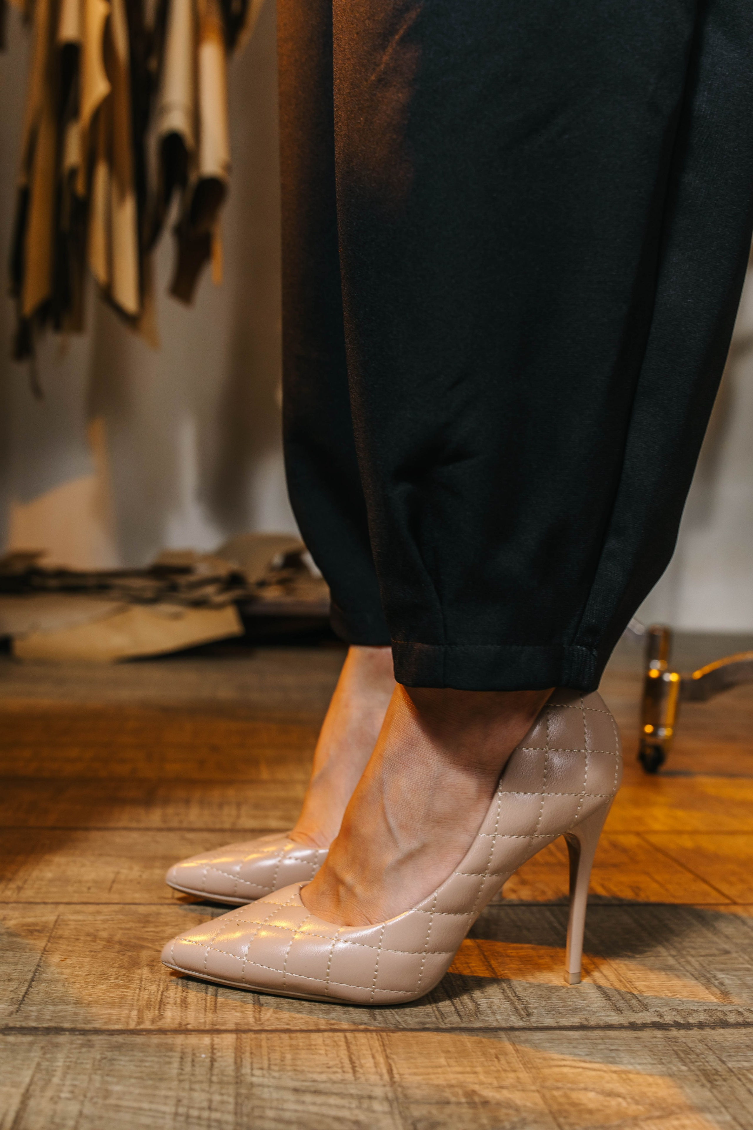 Реклама Брюк. Профессиональный фотограф