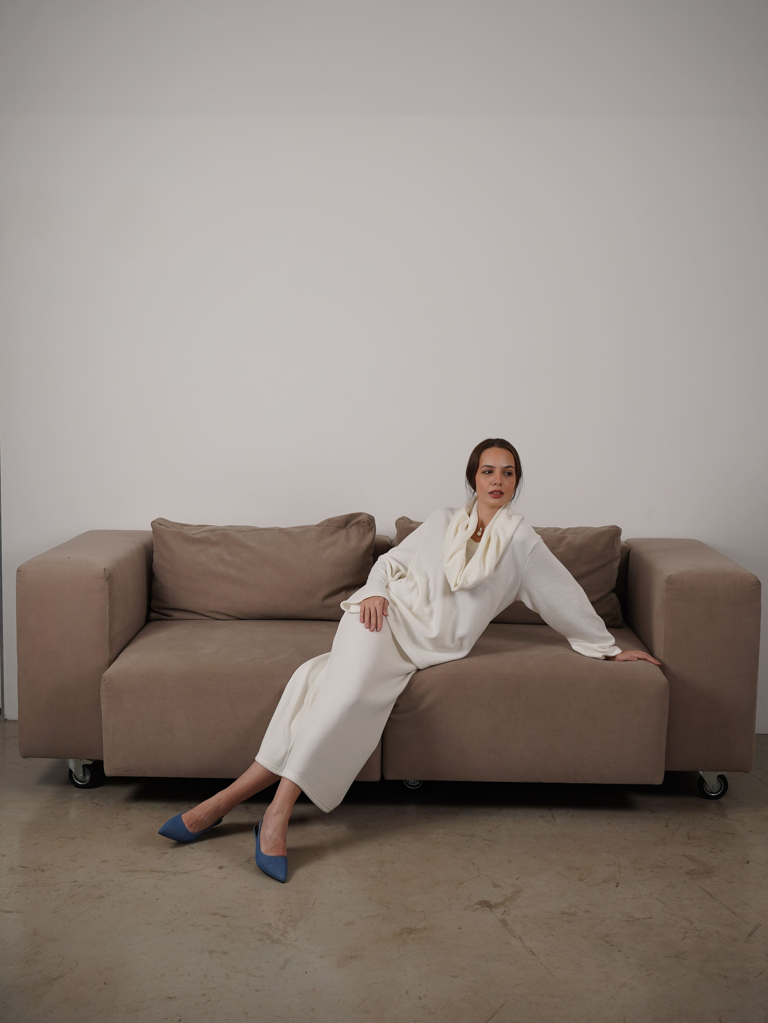 Модель для предметной съемки Яна 28 052 С-Пб| Sale Easy