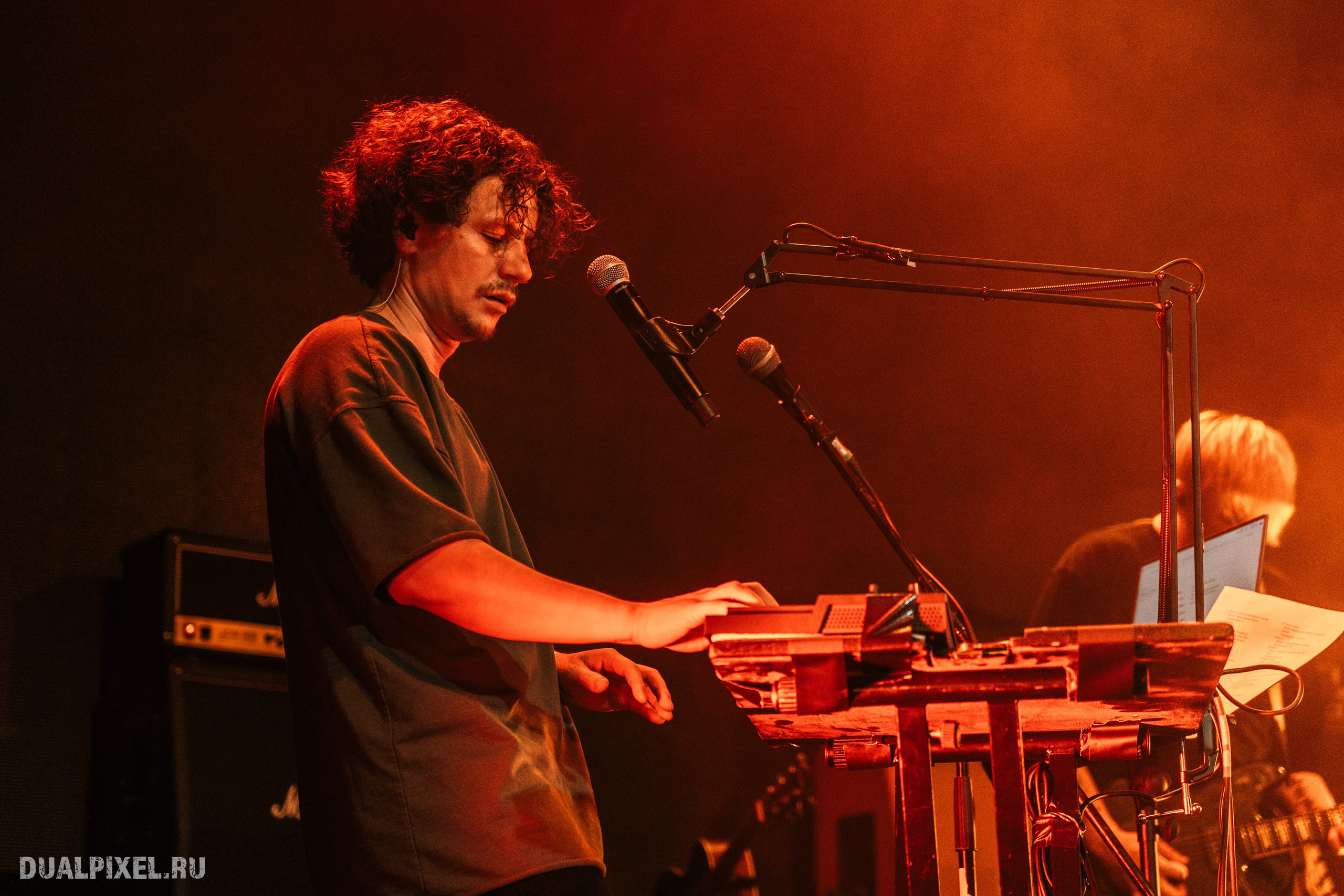 DenDerty концерт в Москве 30.03.2025. Магия музыки в кадре: Концертная Фотография
