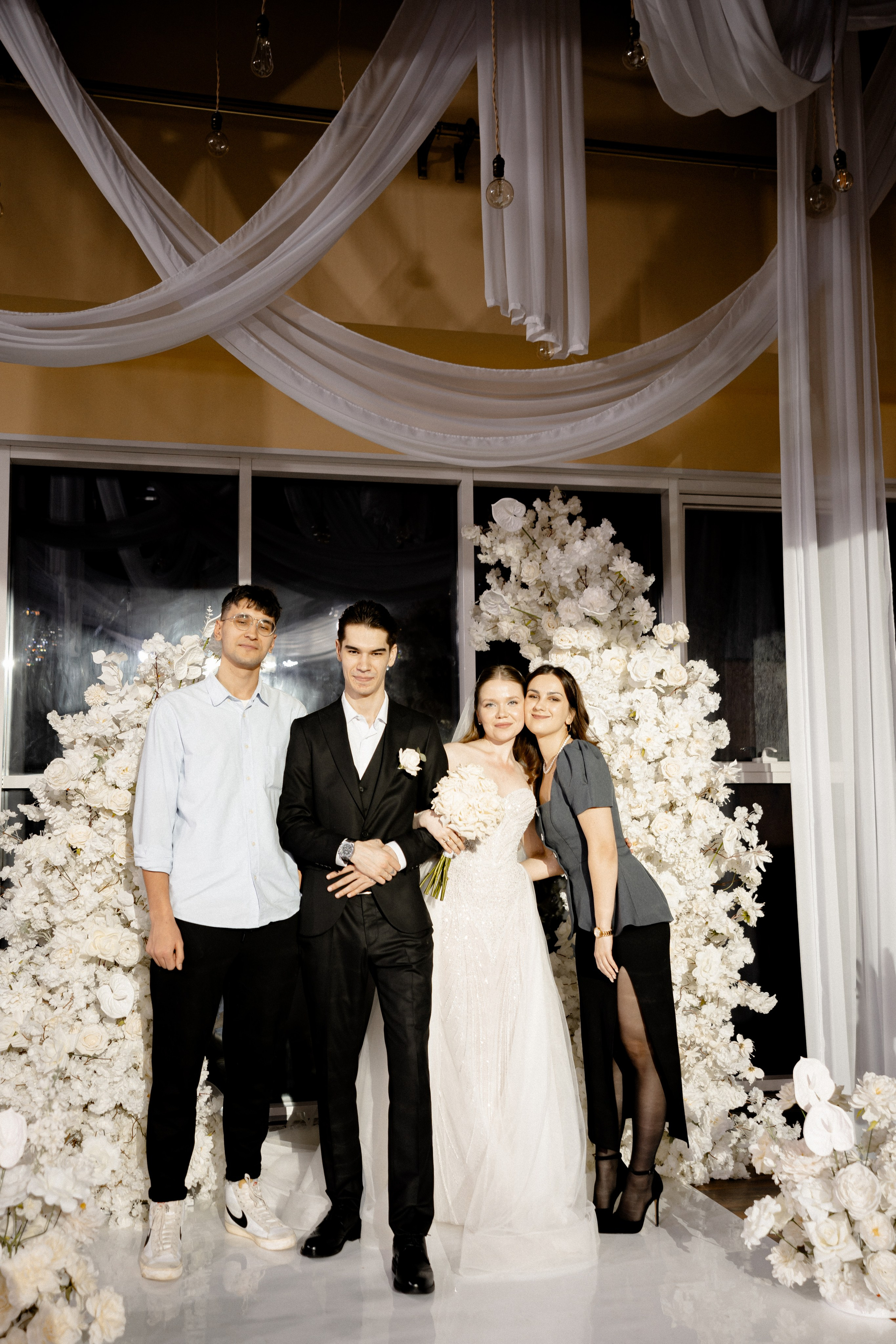 СВАДЕБНАЯ СЬЕМКА СБОРОВ В ОТЕЛЕ И ВЫЕЗД НА ЦЕРЕМОНИЮ (СНЯТО В СИБИРЕ В НИЖНЕВАРТОВСКЕ). Профессиональный фотограф, Санкт-Петербург — Виктория Богомолова