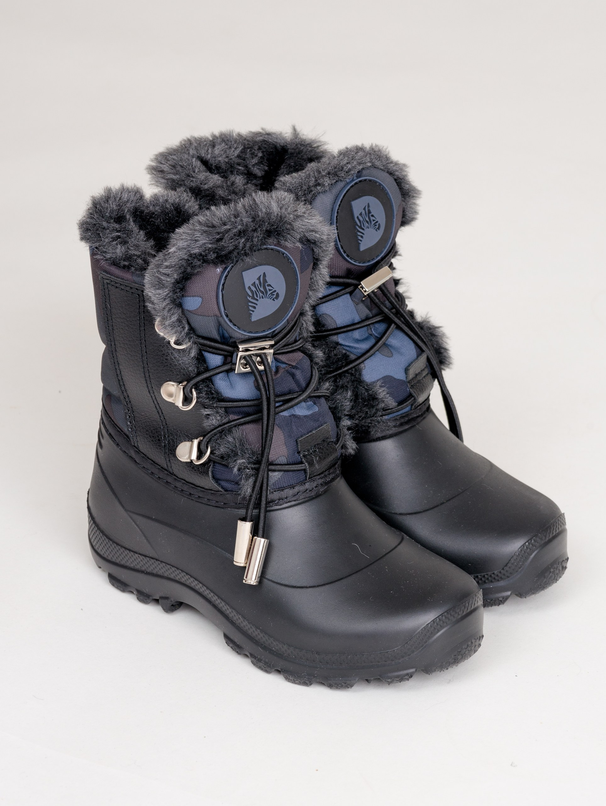 Предметная съемка и продакшн видео обуви для каталога, сайта, маркетплейсов. Студия коммерческой съемки ХВОЯ