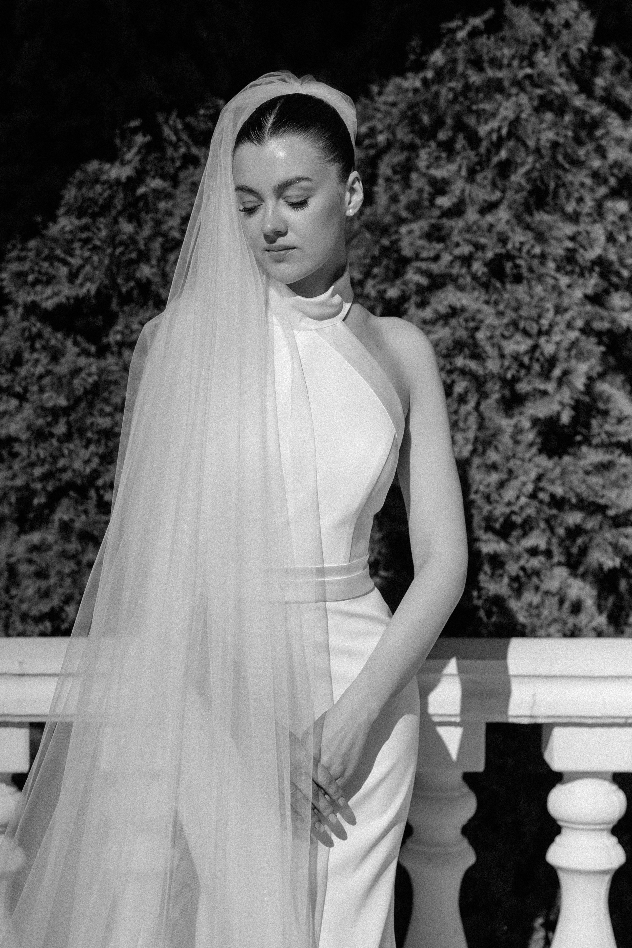 Wedding day in VERSAL PARK. Wedding PHOTOGRAPHER Andrew Vnukov