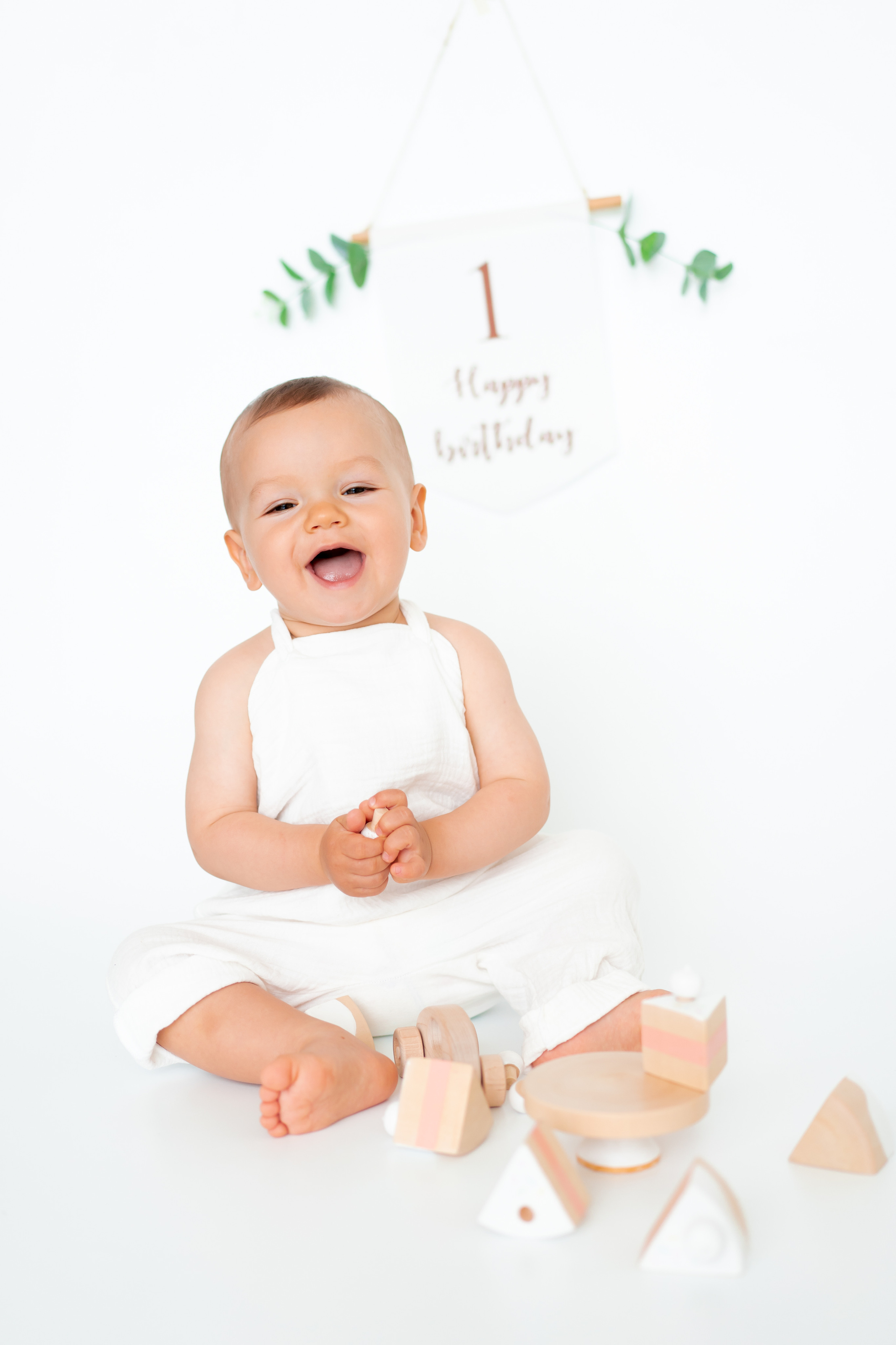 Первый день рождения малыша. Детская, семейная фотостудия в Санкт-Петербурге