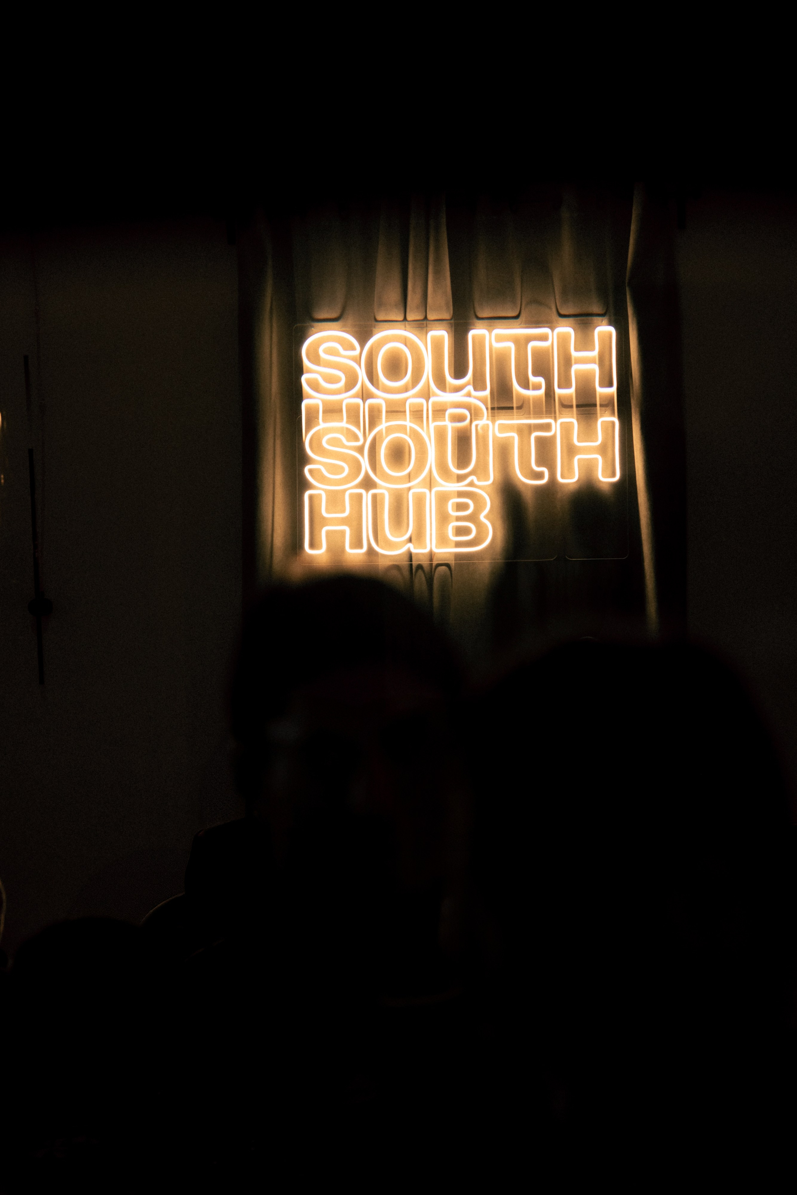 Очень сложные переговоры. South HUB