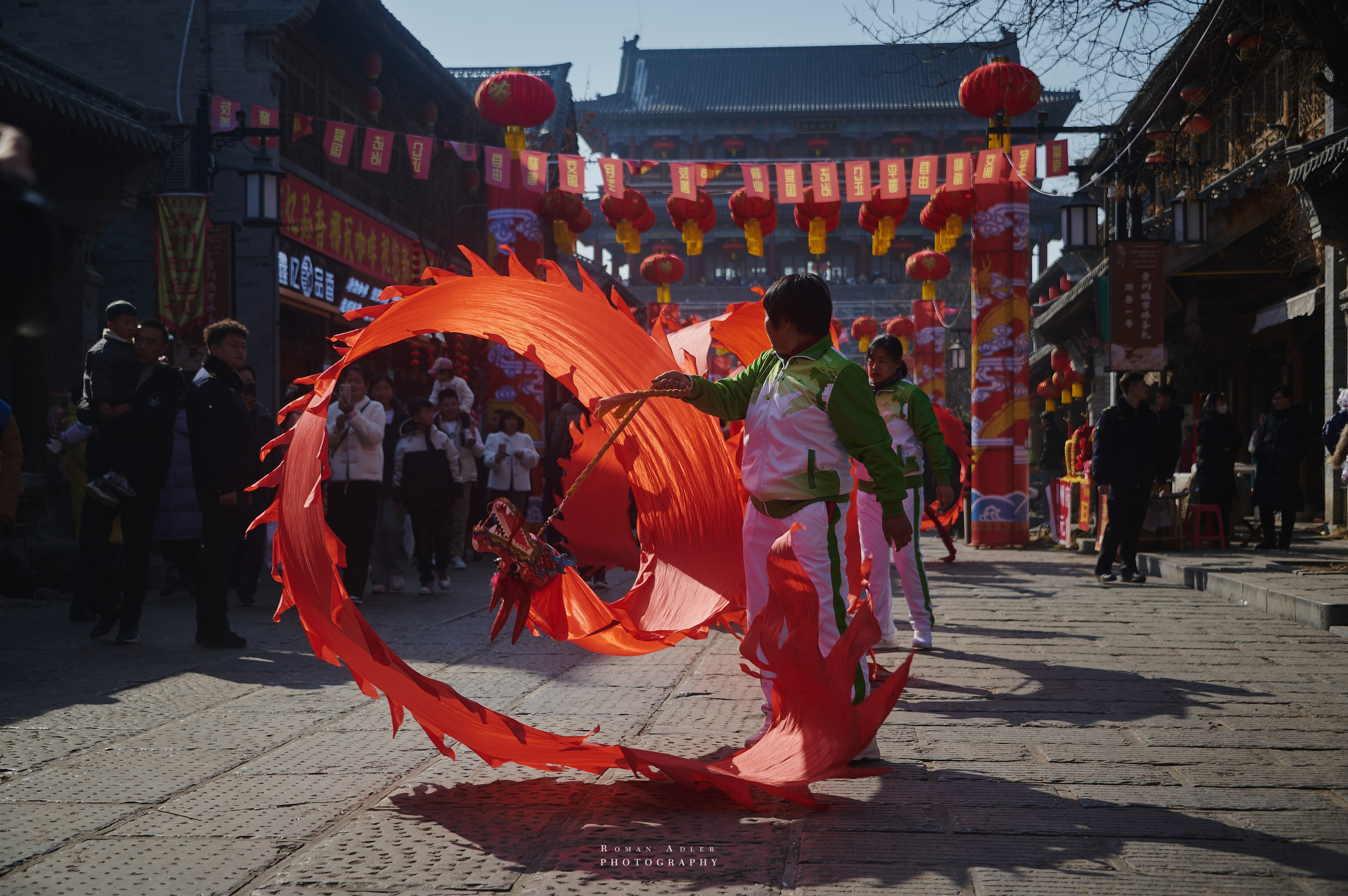 Новогодний парад в Цинчжоу. Китай. Фотограф Роман Адлер
