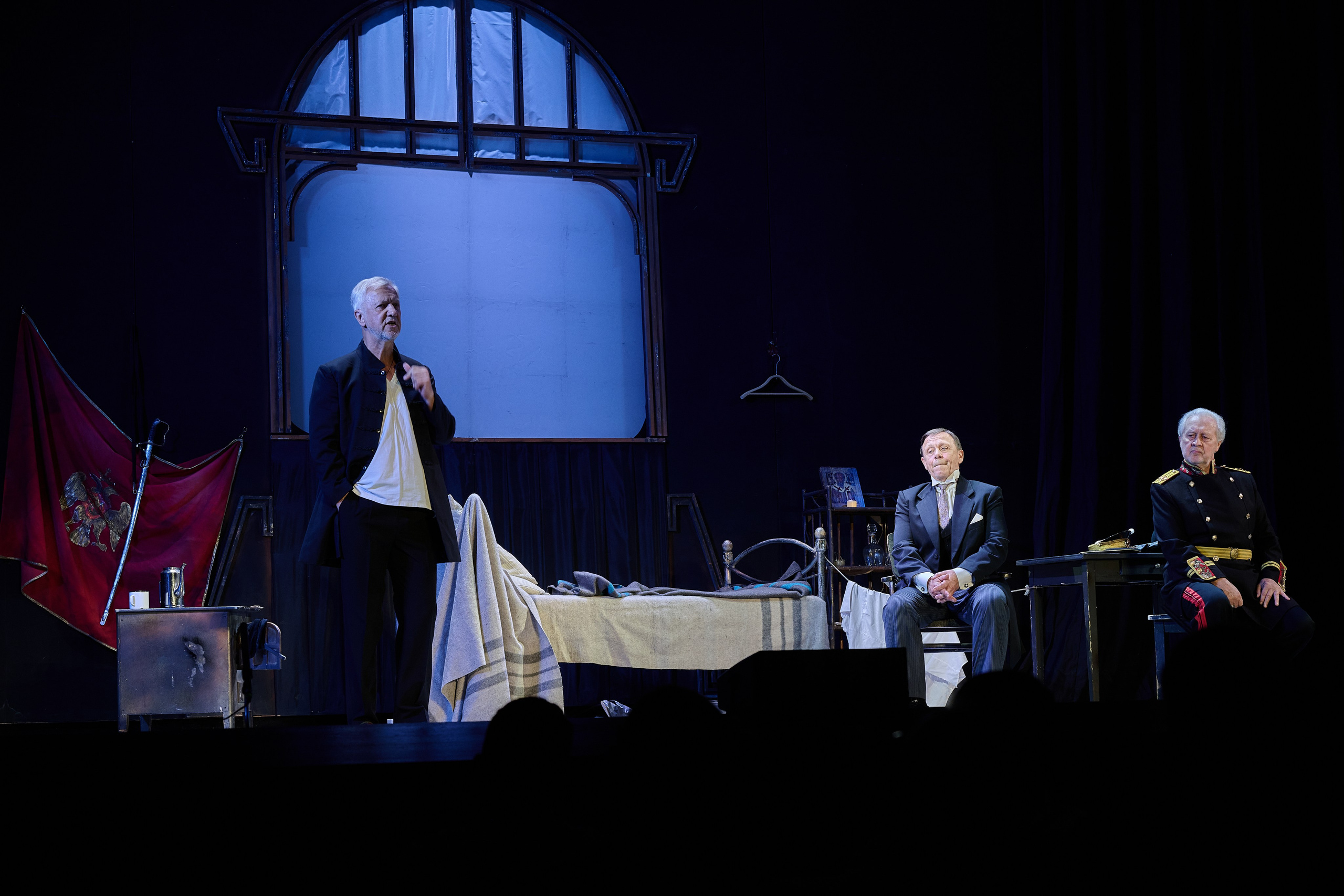 Спектакль «Товарищ». Фотограф Роман Адлер