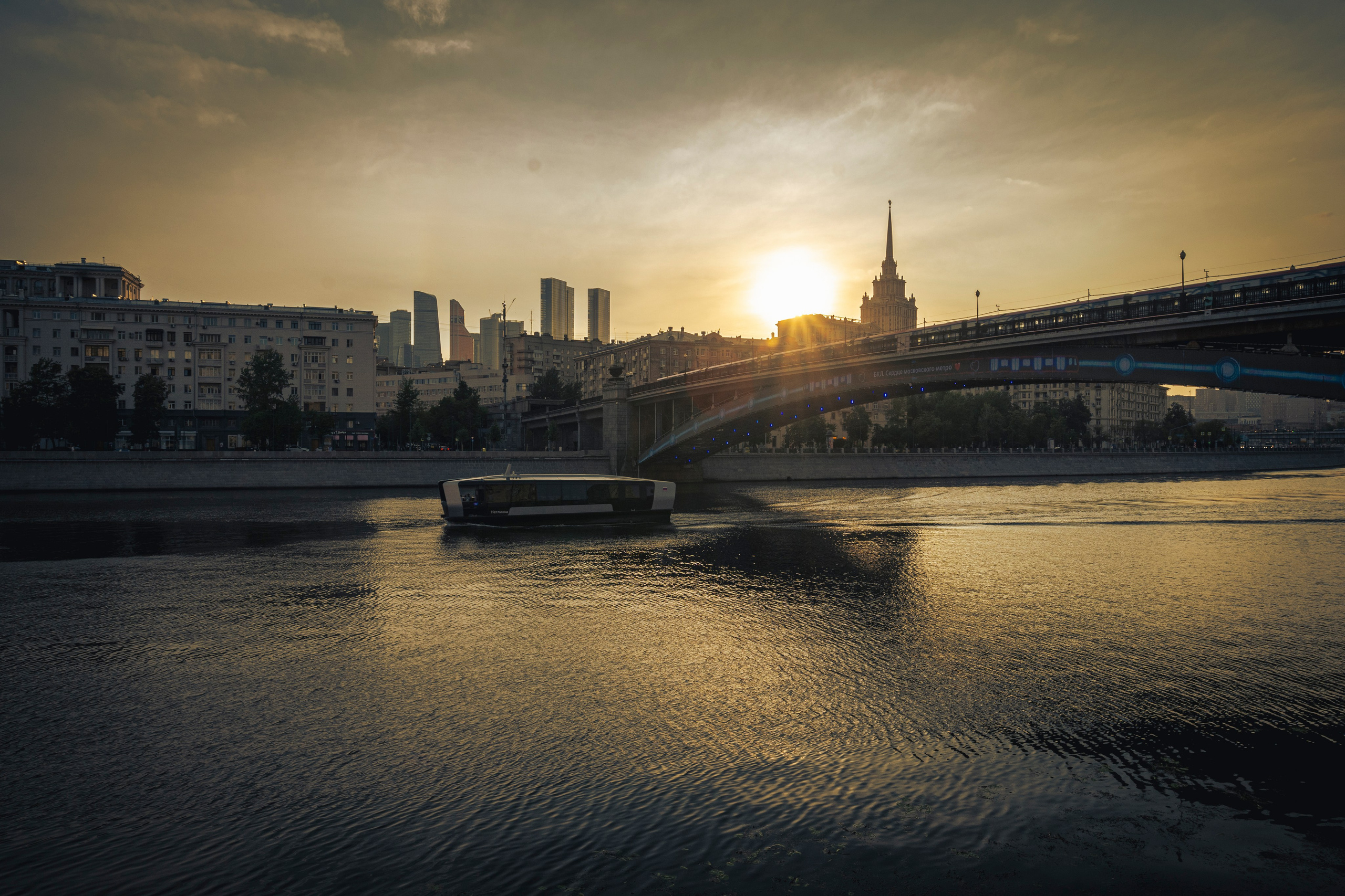 Фотопрогулка. Москва. Июль 2023. Фотограф Роман Адлер