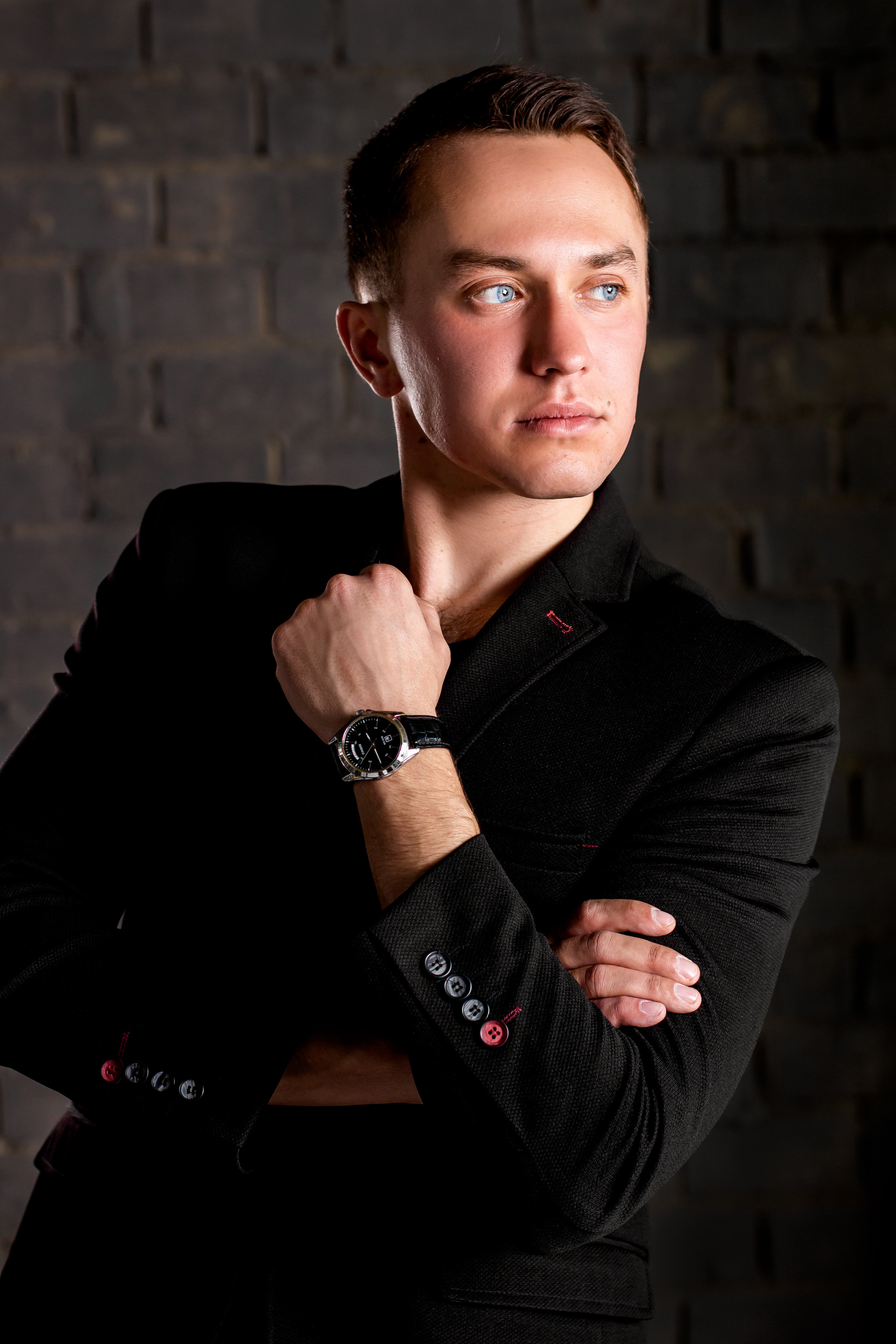 Выпускные альбомы Axioma для студентов. AXIOMA │ Выпускные альбомы в Иркуске. Альбом в подарок! Закажи сейчас!