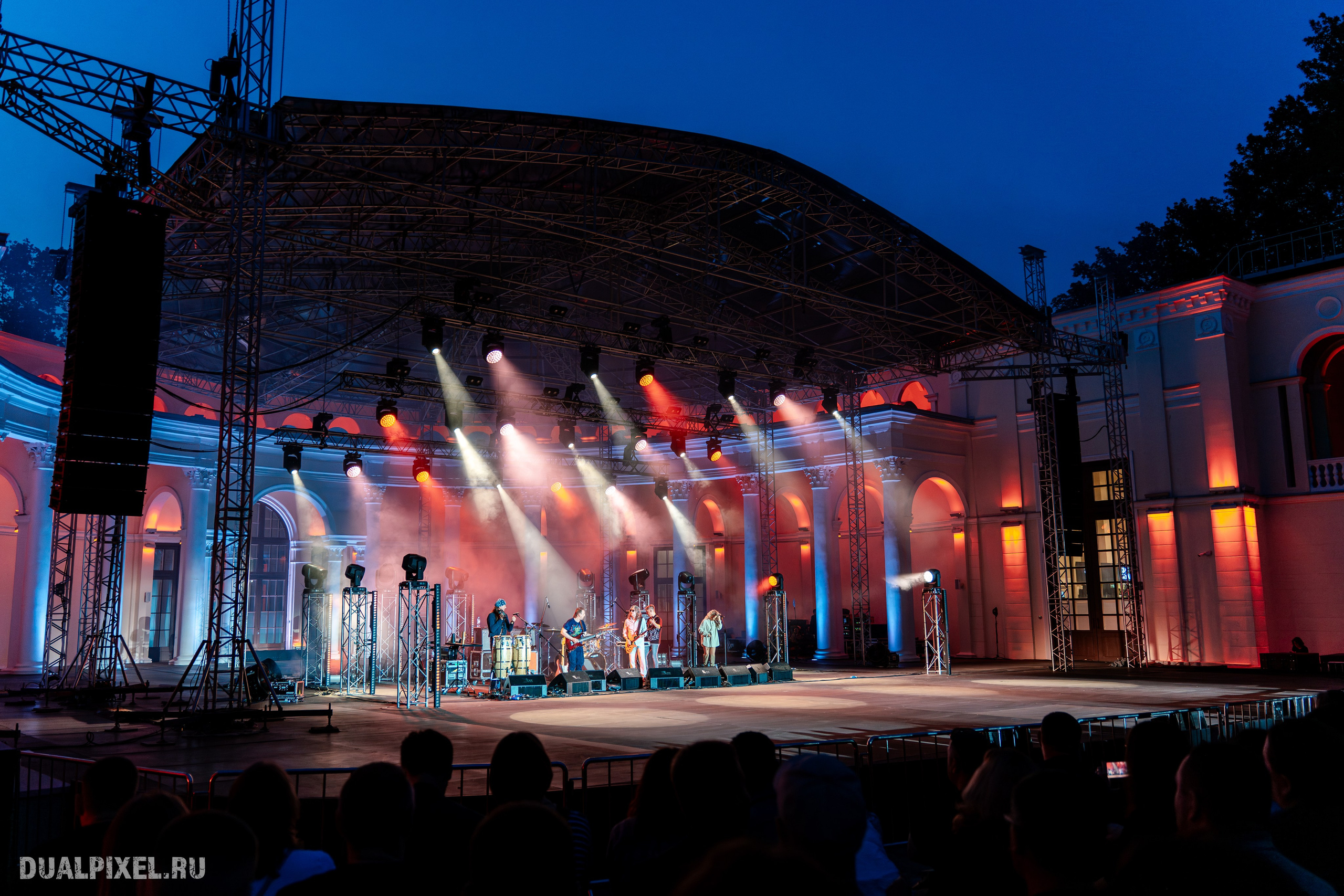 Чиж & Co. Магия музыки в кадре: Концертная Фотография