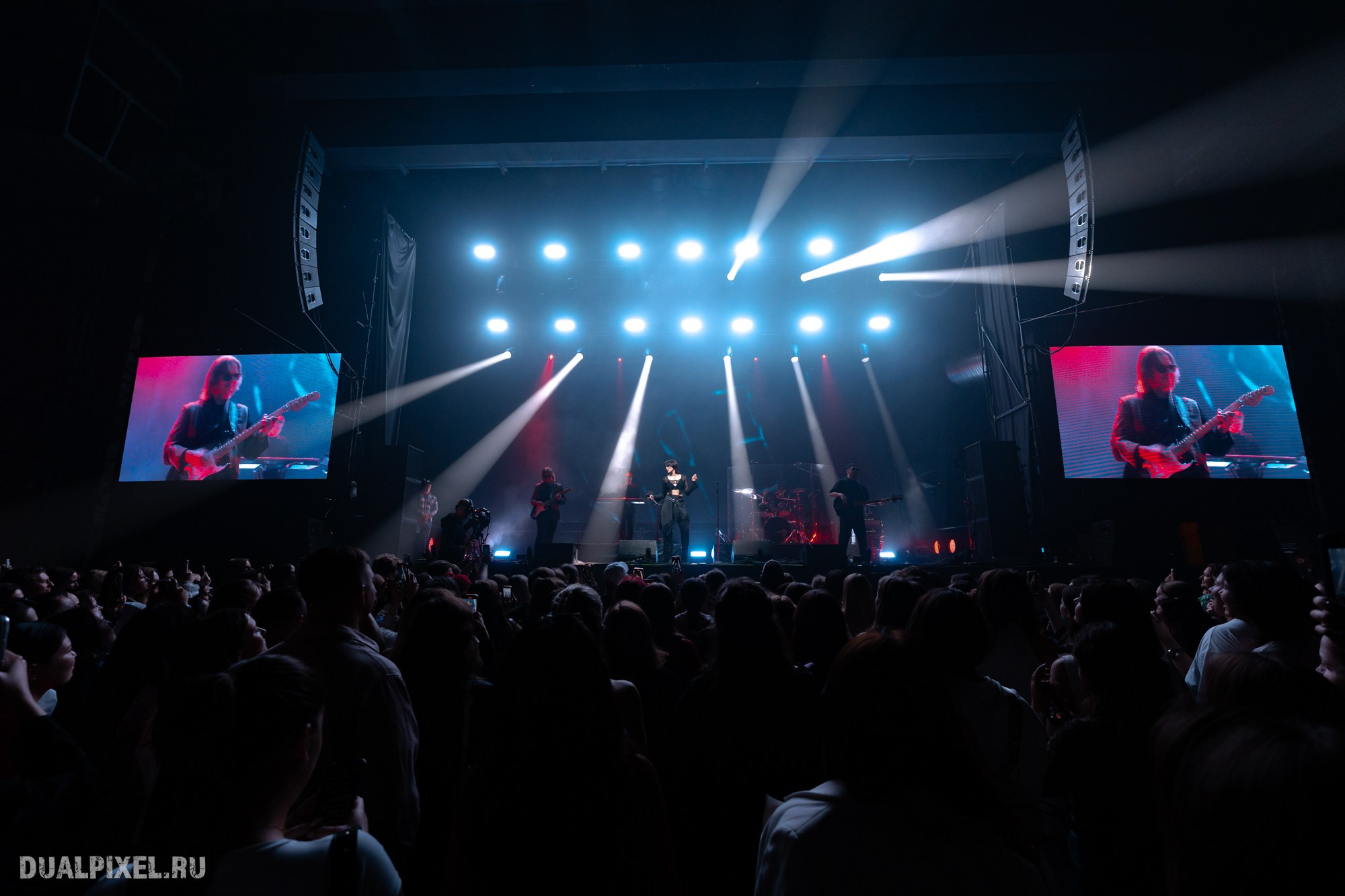 Mona. Магия музыки в кадре: Концертная Фотография