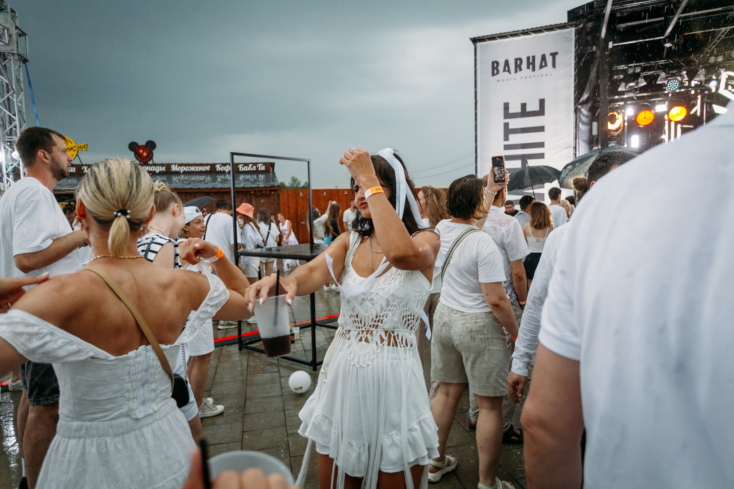 White Party @ Бархат парк. Репортажный фотограф Максим Полянский. Москва, Санкт-Петербург, Красноярск