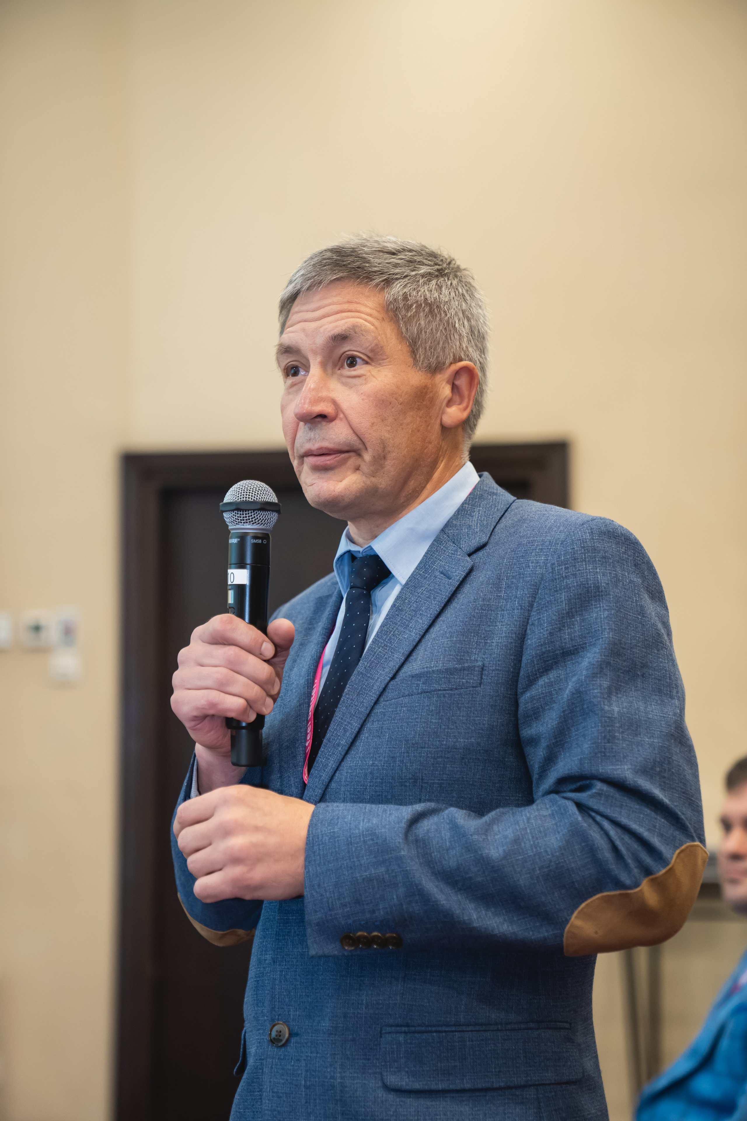 Фотосессия форумов, конференций. Занимаюсь профессиональной фотографией и живу рядом с Байкалом. Работаю в разных жанрах