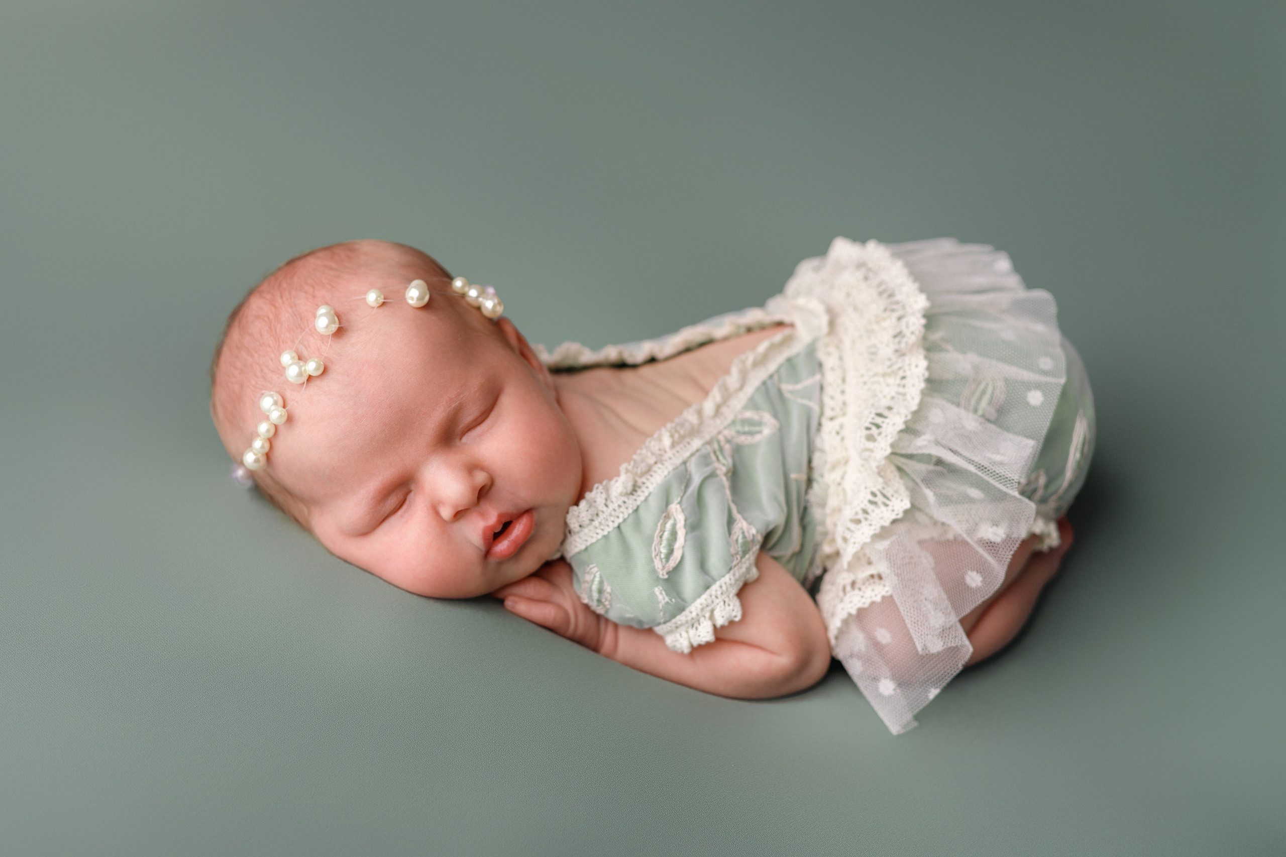 НОВОРОЖДЕННЫЕ. Фотограф новорожденных в Челябинске Юлия Волошина