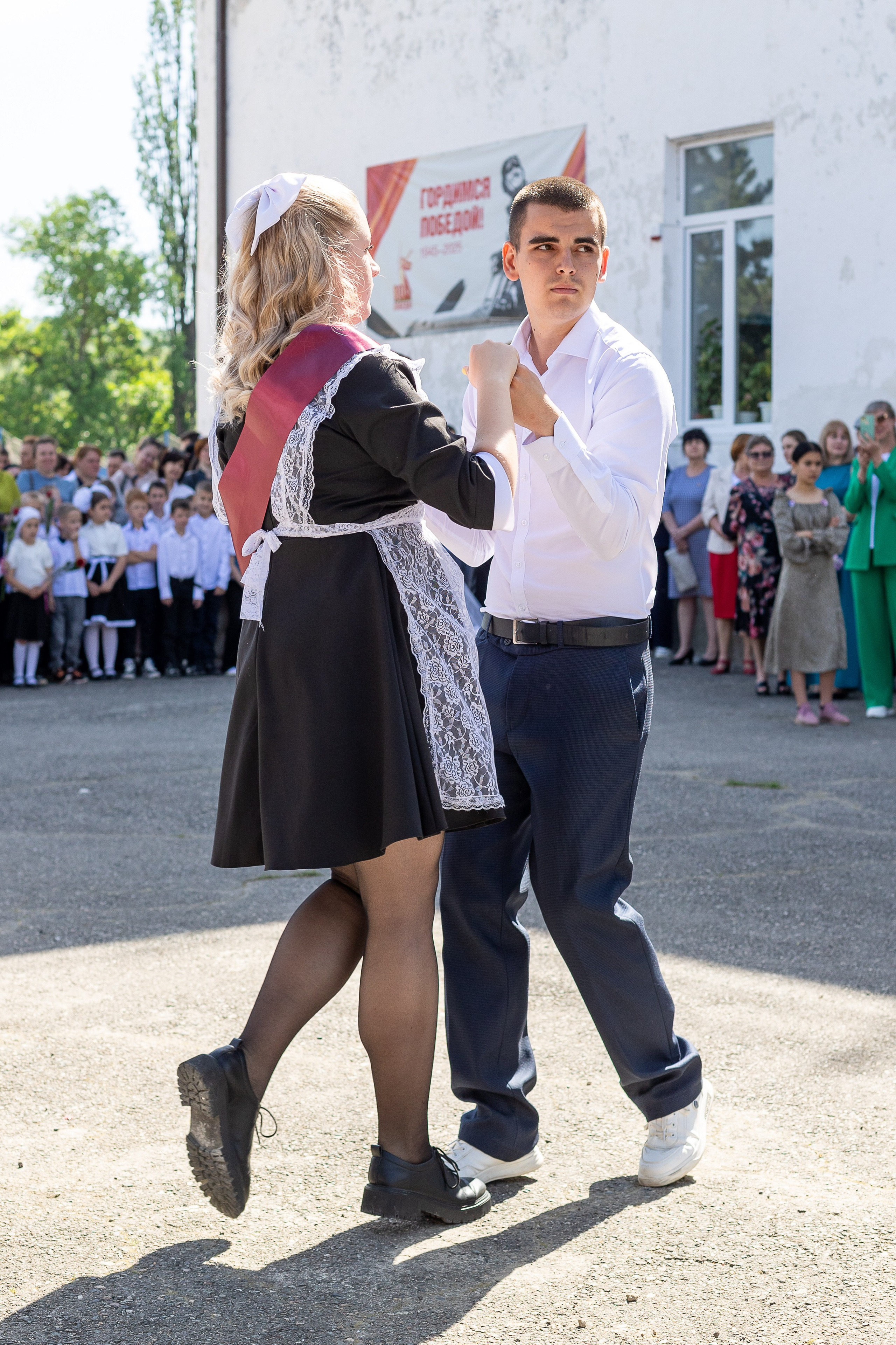 Последний звонок. Выпускные альбомы Майкоп, Краснодар Елена Золотарева