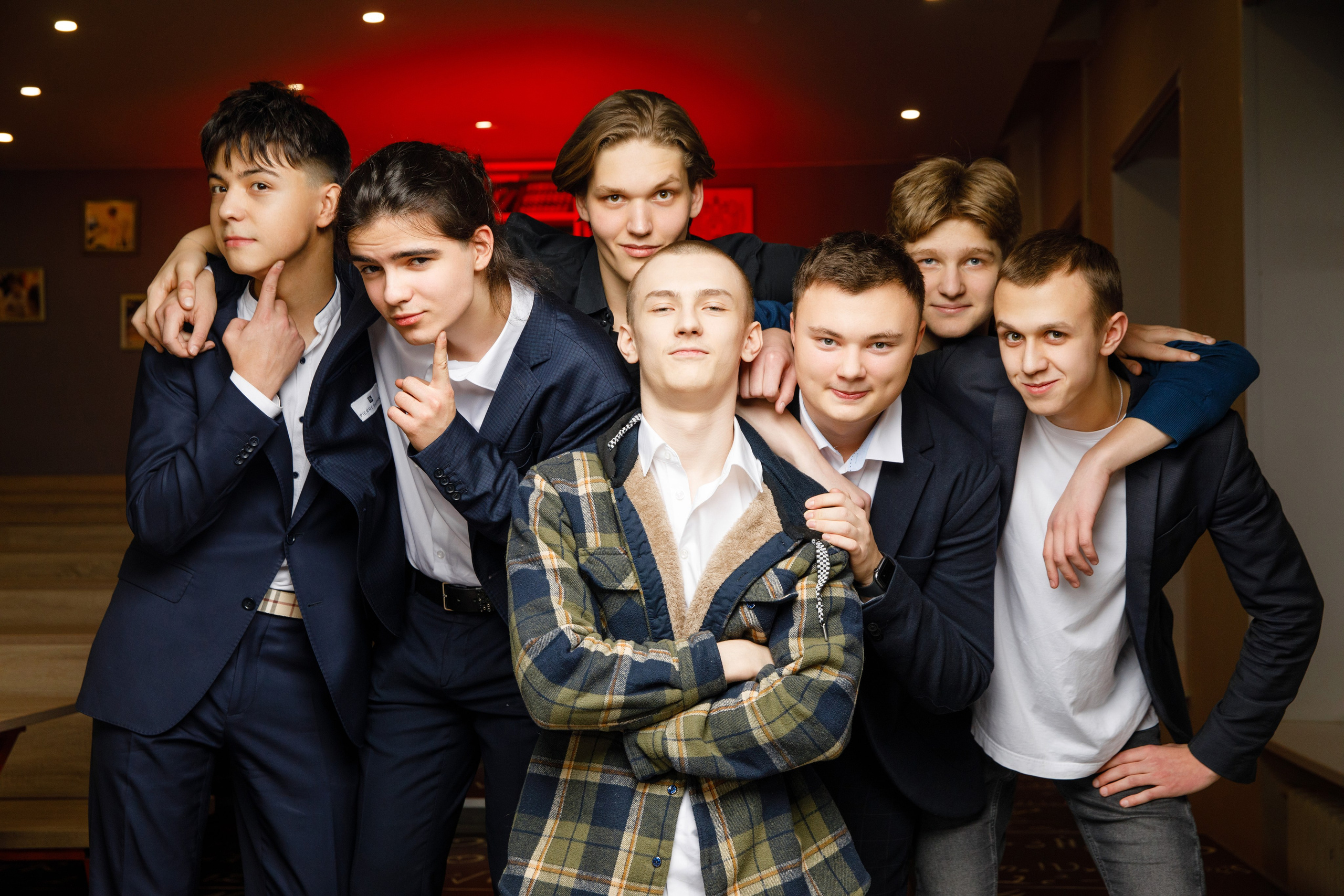 ДЛЯ 9-11 КЛАССОВ. Выпускные альбомы в Москве FOTOVMESTE