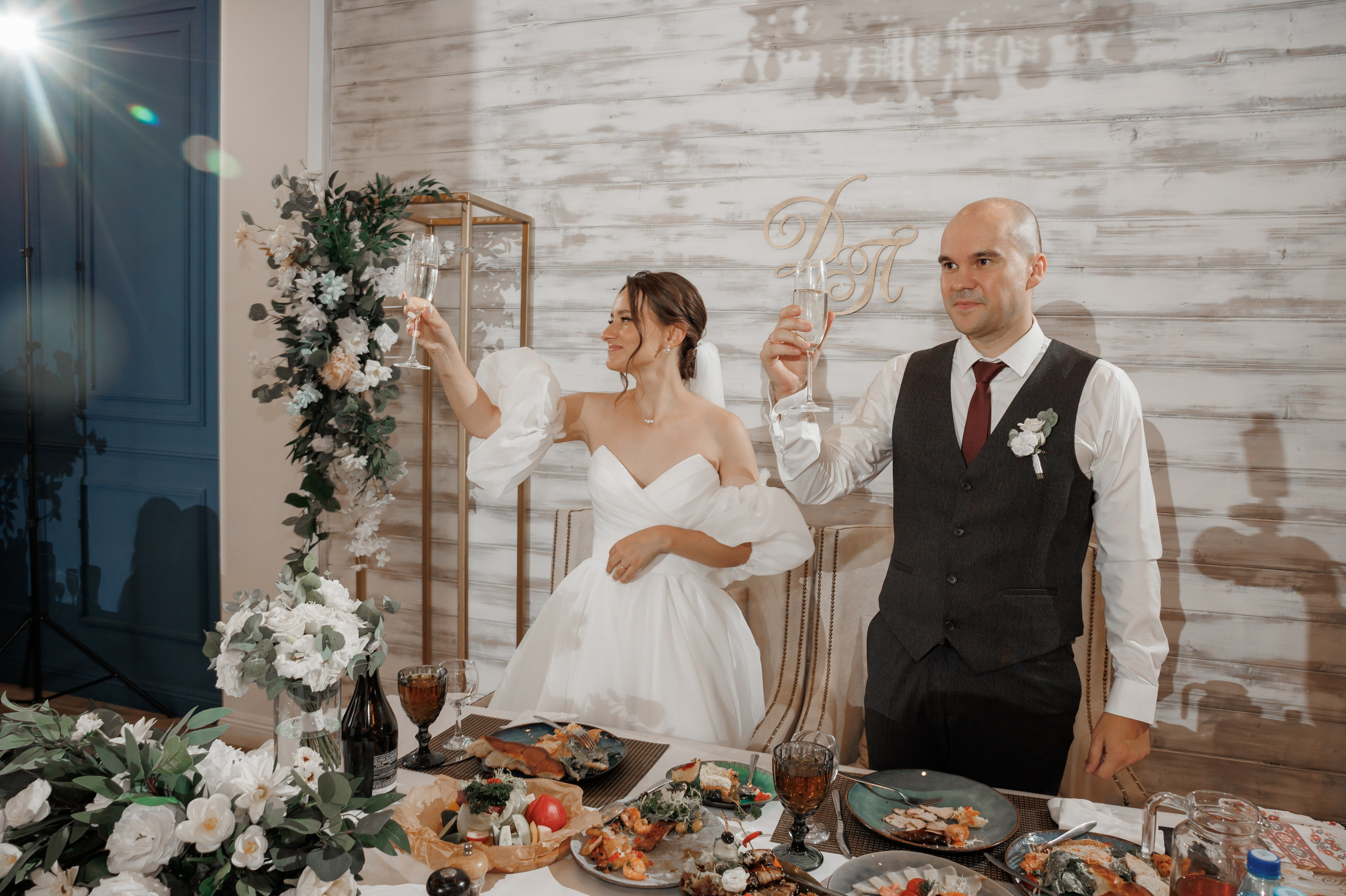 Полина и Дмитрий, загородный клуб «Барин», ЗАГС в г. Пушкино. Свадебный и репортажный фотограф (Москва, Королев и другие)