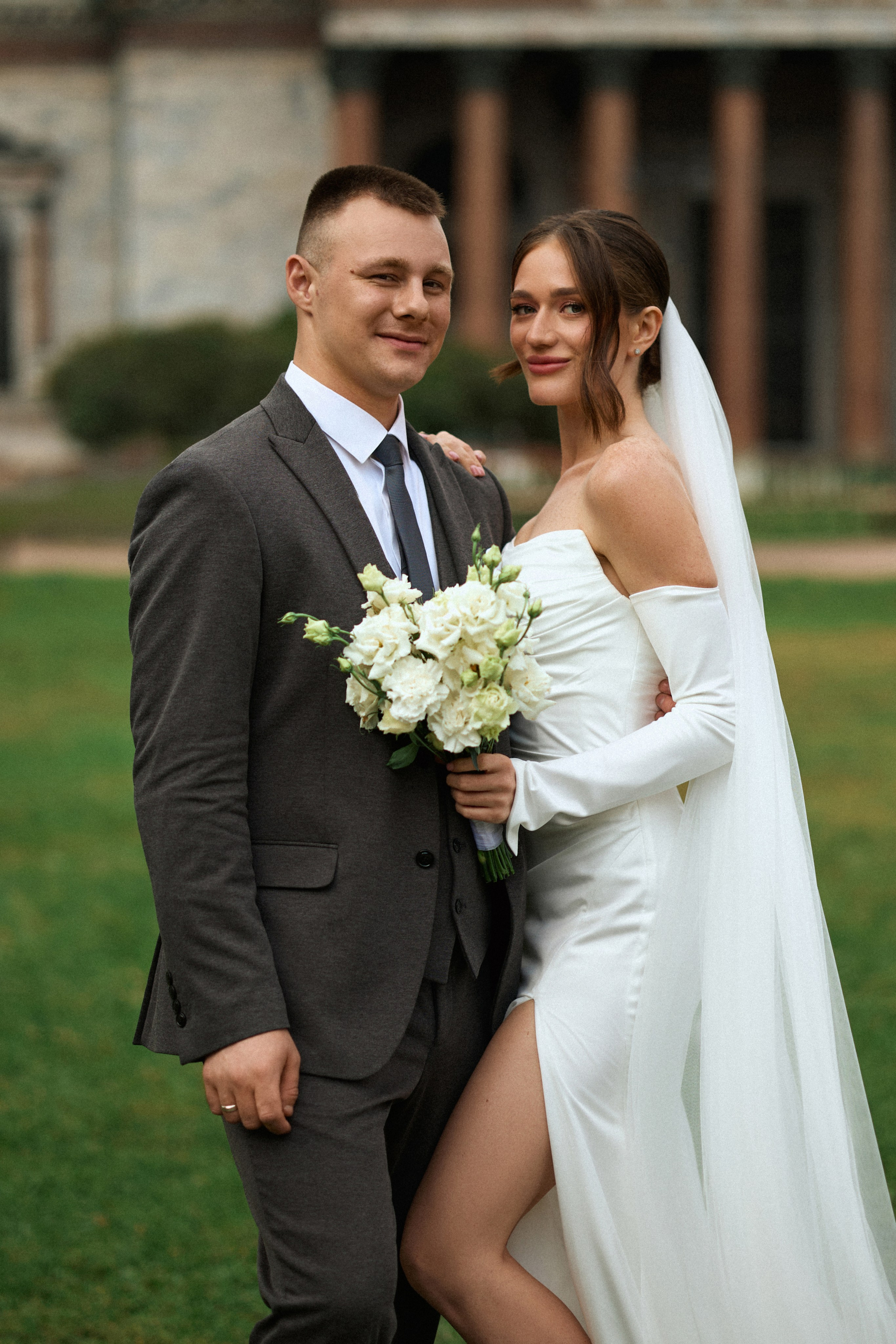 Свадьба в Питере на катере. Сестры Карабаза. Фотографы и ретушеры в Москве и Санкт-Петербурге