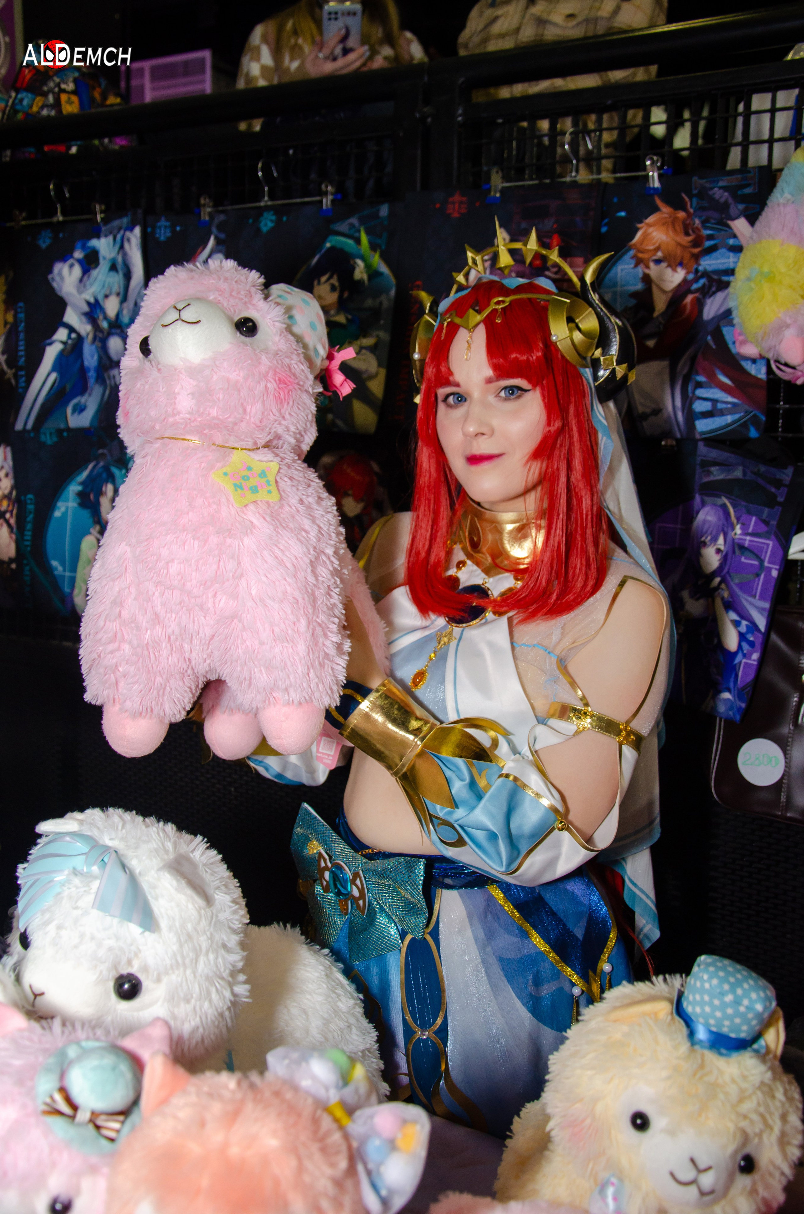 Аниме картинки персонажей и косплей фото в России Москве