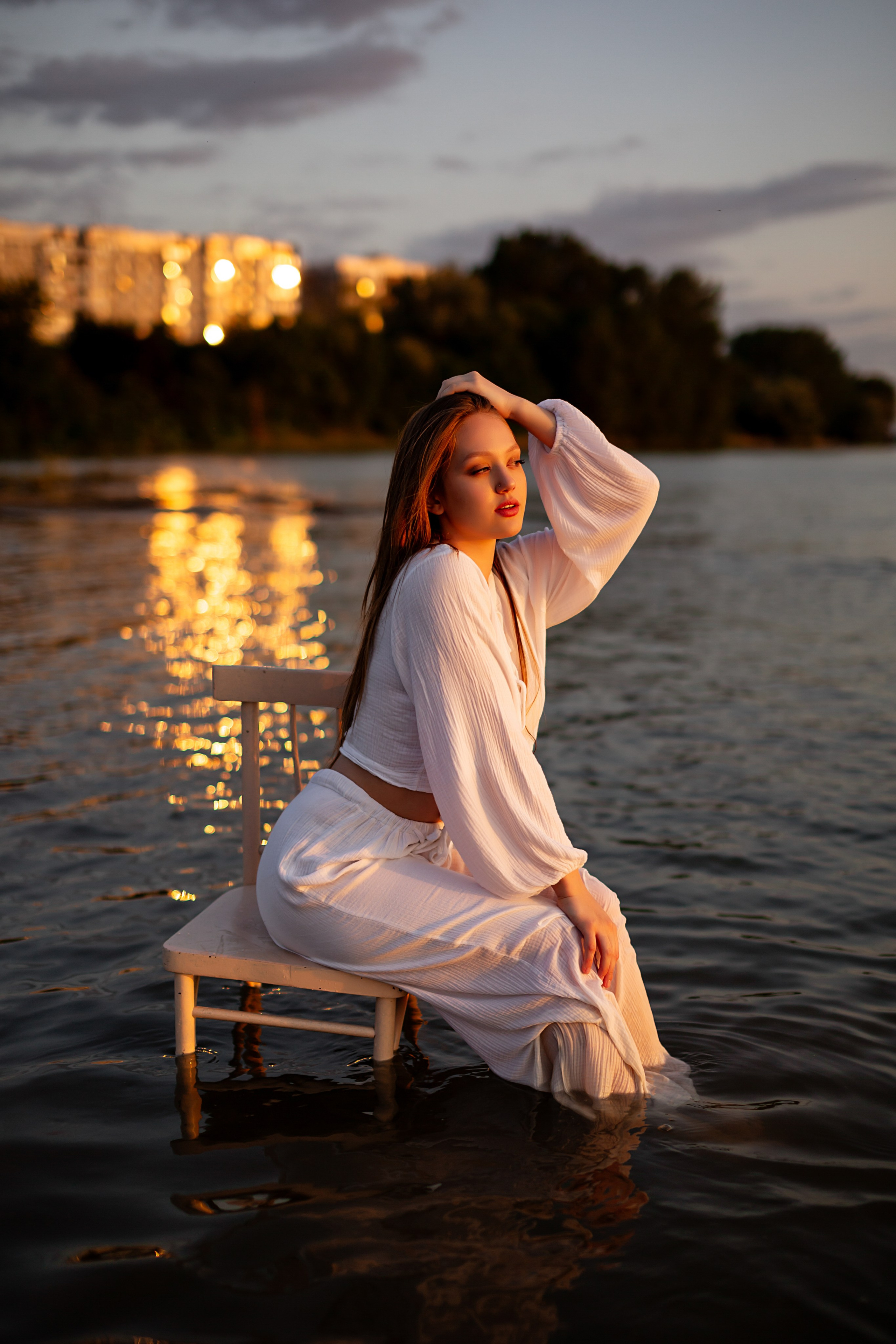 У воды. Https://malovafoto.ru