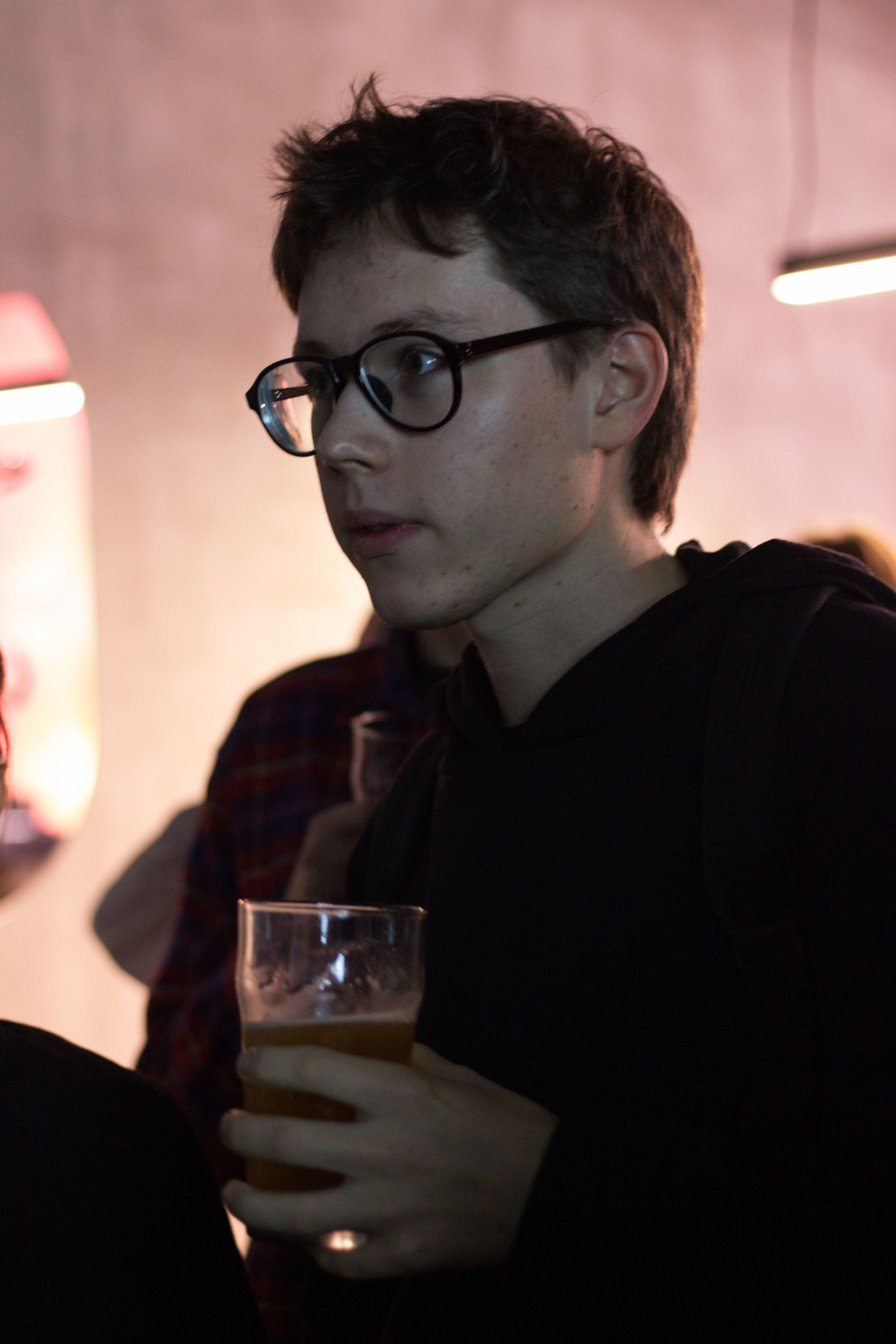 Бильярдная «Крученых» некрореализм. Юля Мурашова портретный и документальный фотограф