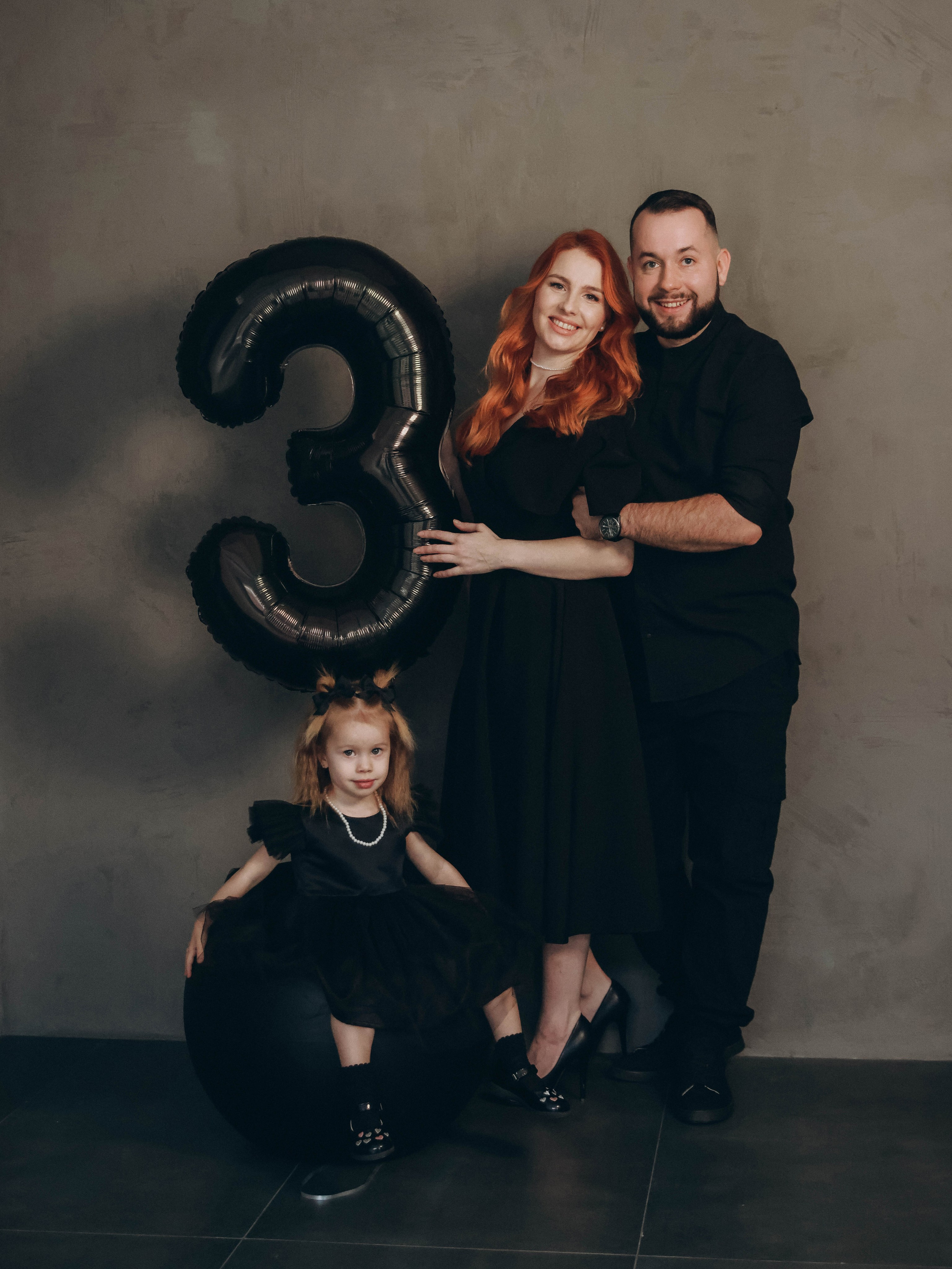 Семейная фотосессия in Black. Мультифотограф Динара Ахмедзянова