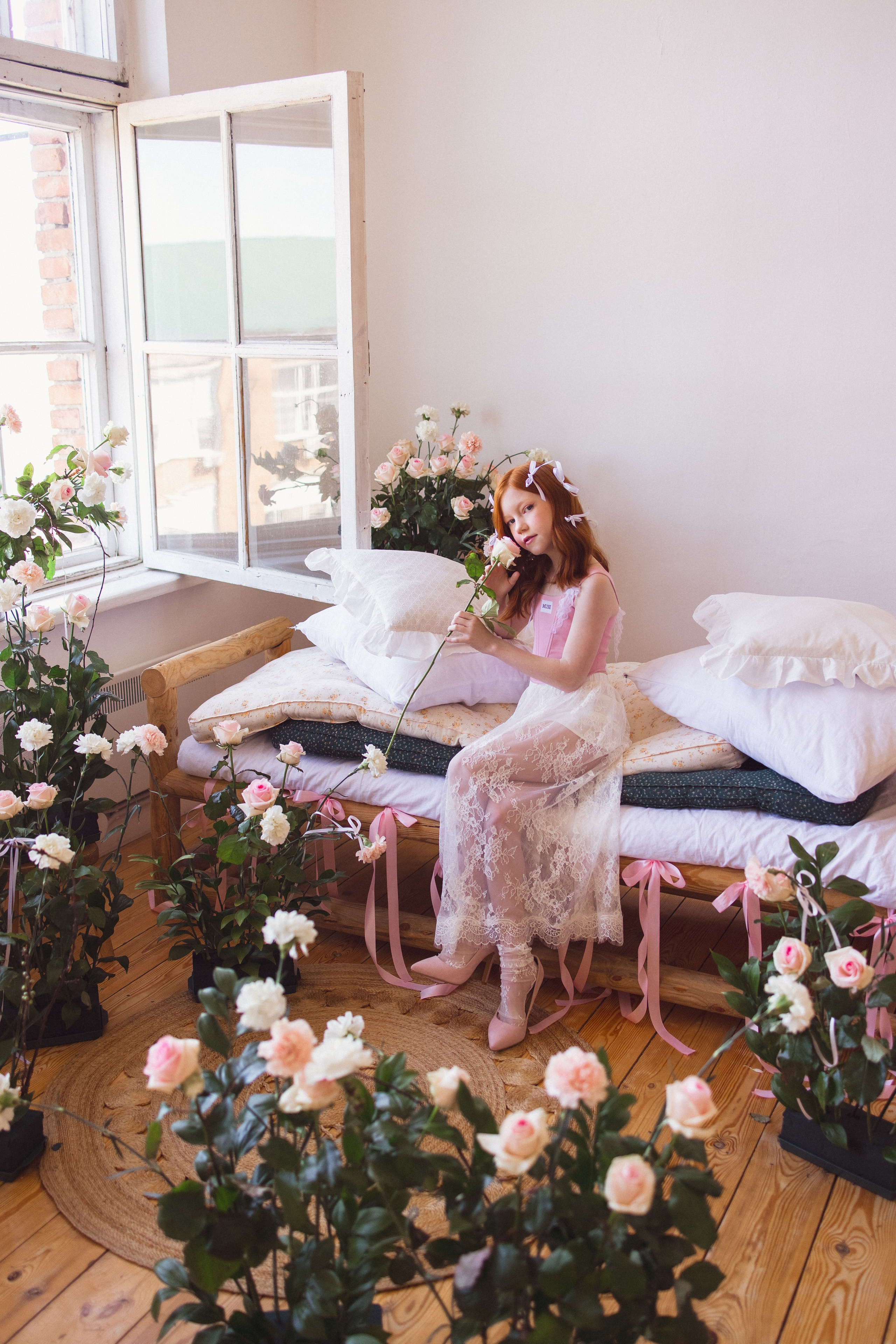 Фотосессия с живыми цветами в фотостудии г. Краснодар. Семейный и детский фотограф в Краснодаре Анна Трашкова