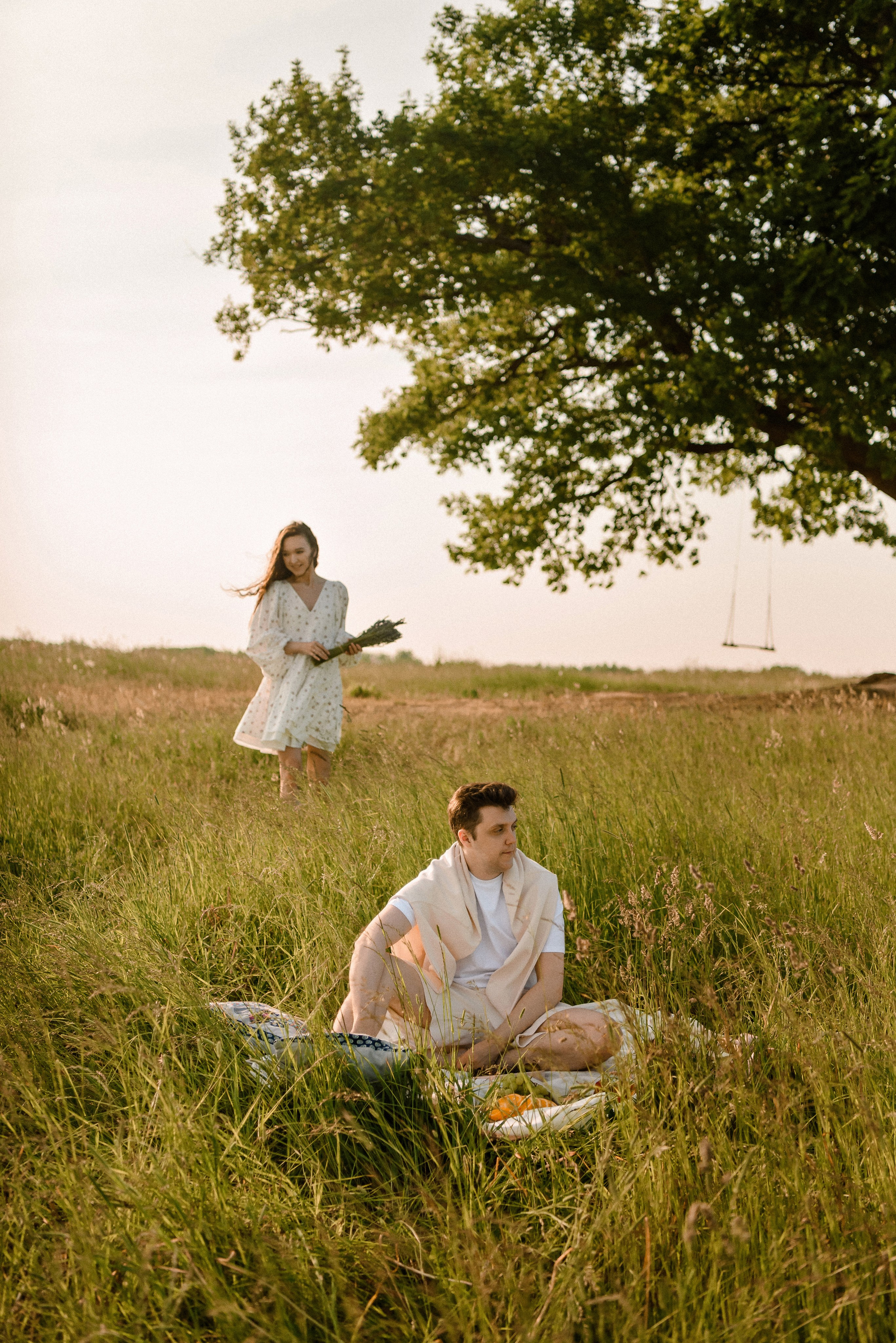Лиза и Лёша в поле. Свадебный фотограф в Санкт-Петербурге София Шубик