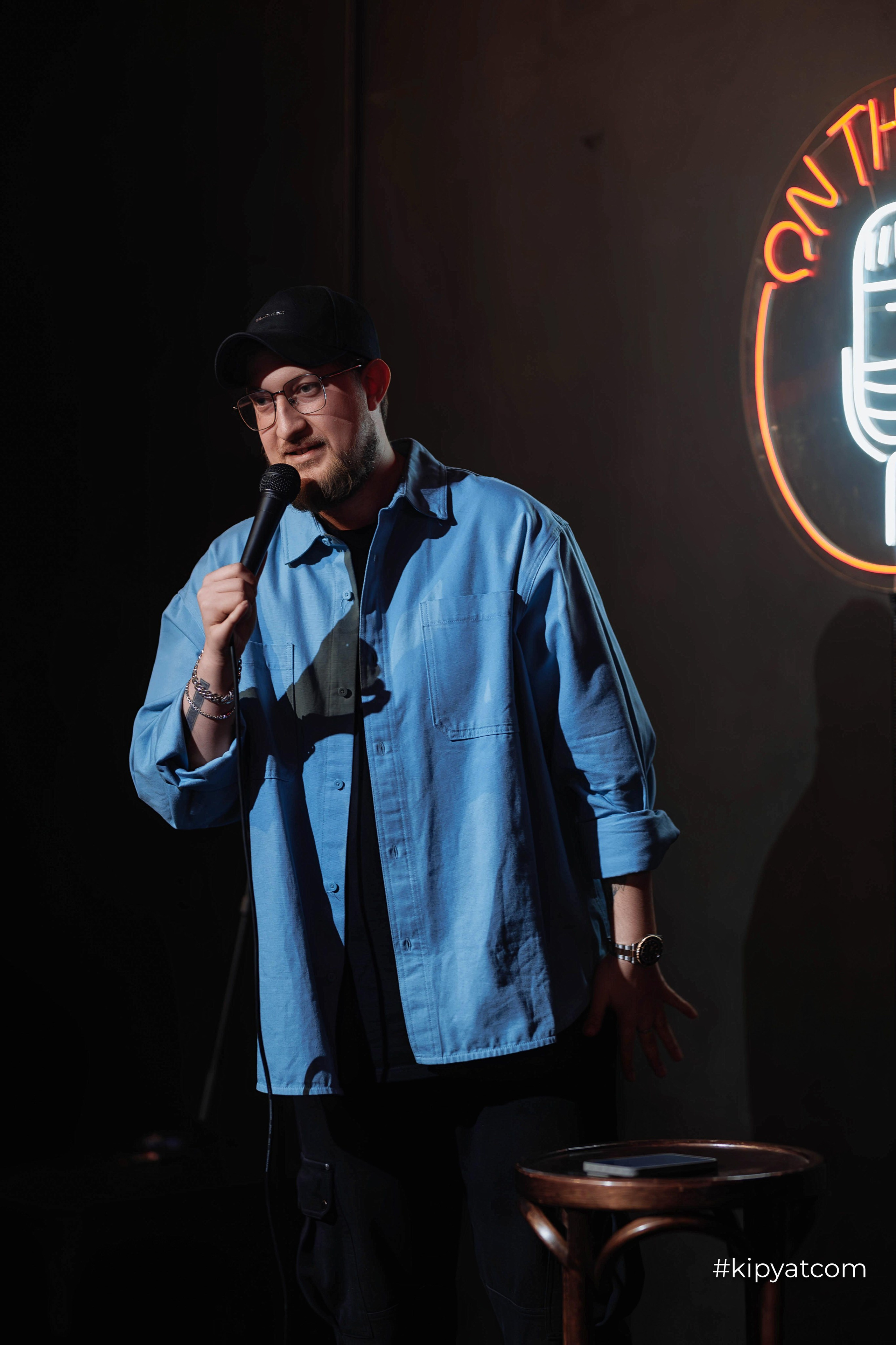 Сольный стендап концерт Александра Меркуль