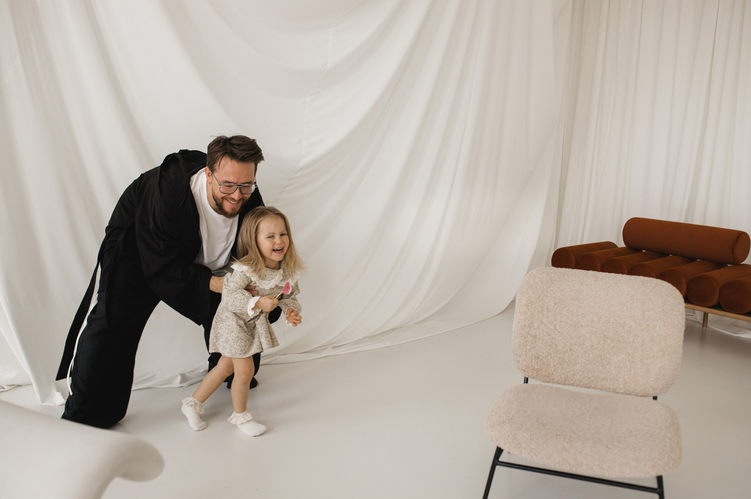 Тая с папой и мамой. Семейный и свадебный фотограф в Екатеринбурге Орлова Ирина