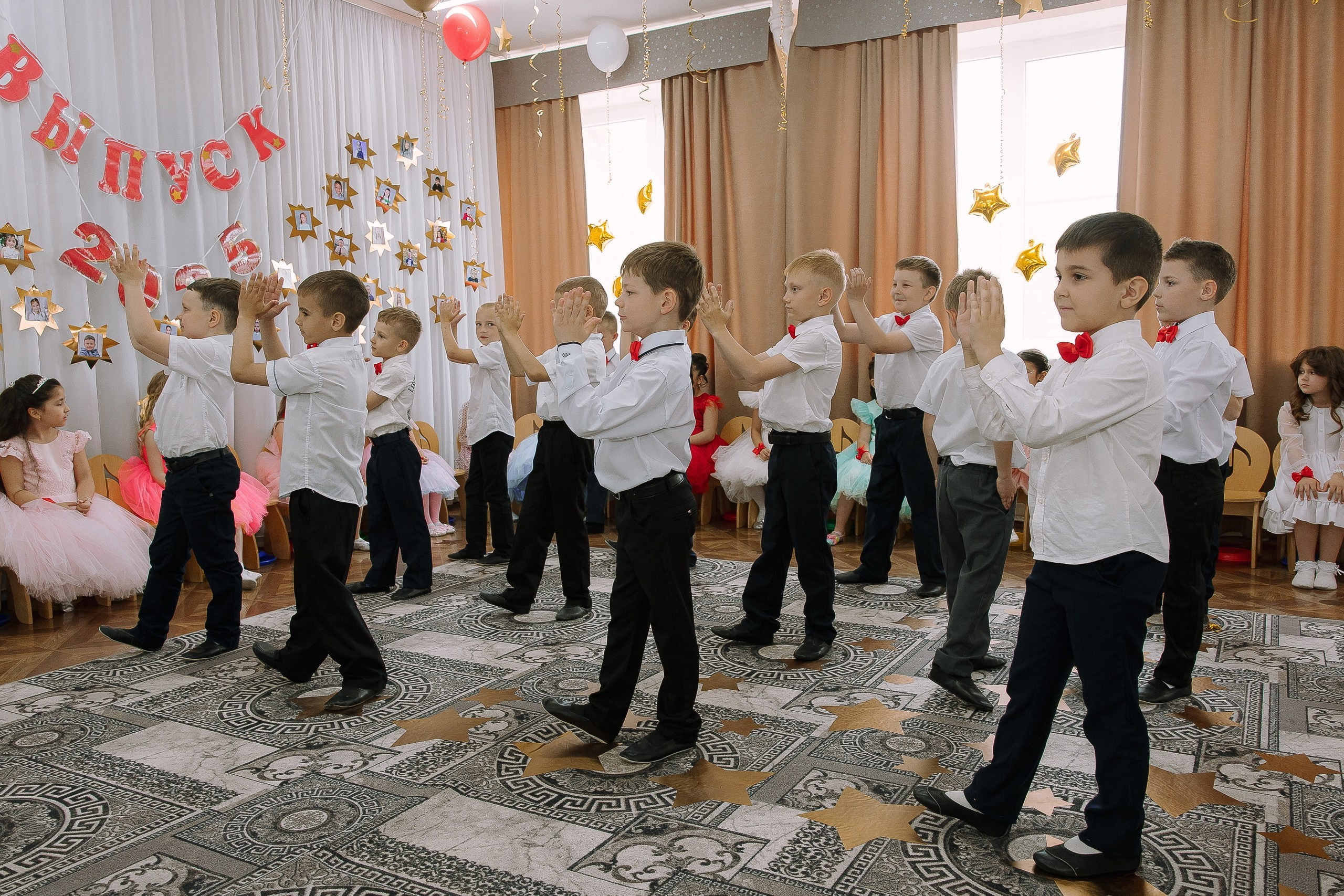 Выпускной в ДС 26. Выпускные альбомы Натальи Бутко: Новороссийск, Анапа, Геленджик