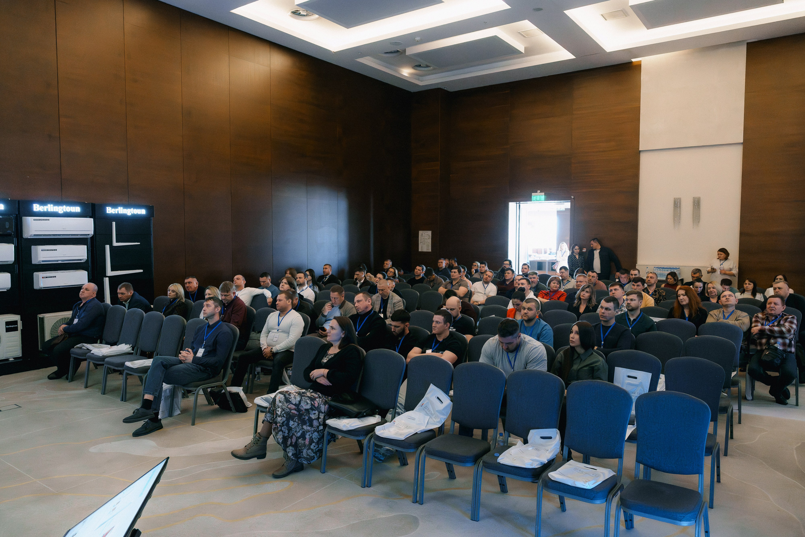 Девятый вал (МАРРИОТ). Свадебный и репортажный фотограф в Воронеже Роман Янко