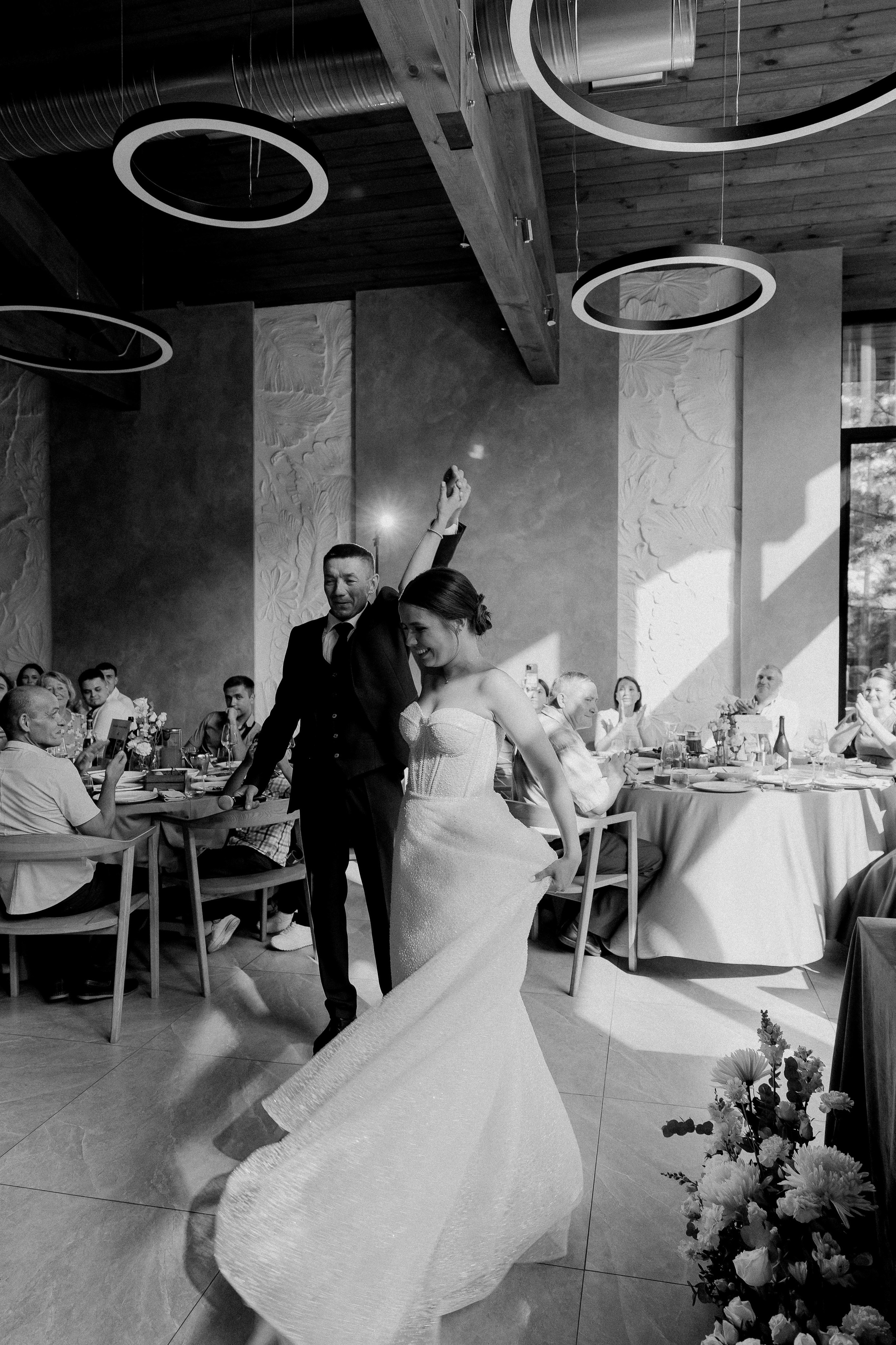 Свадебная история. Лесной Виладж. Свадебный и семейный фотограф Рассказова Виктория