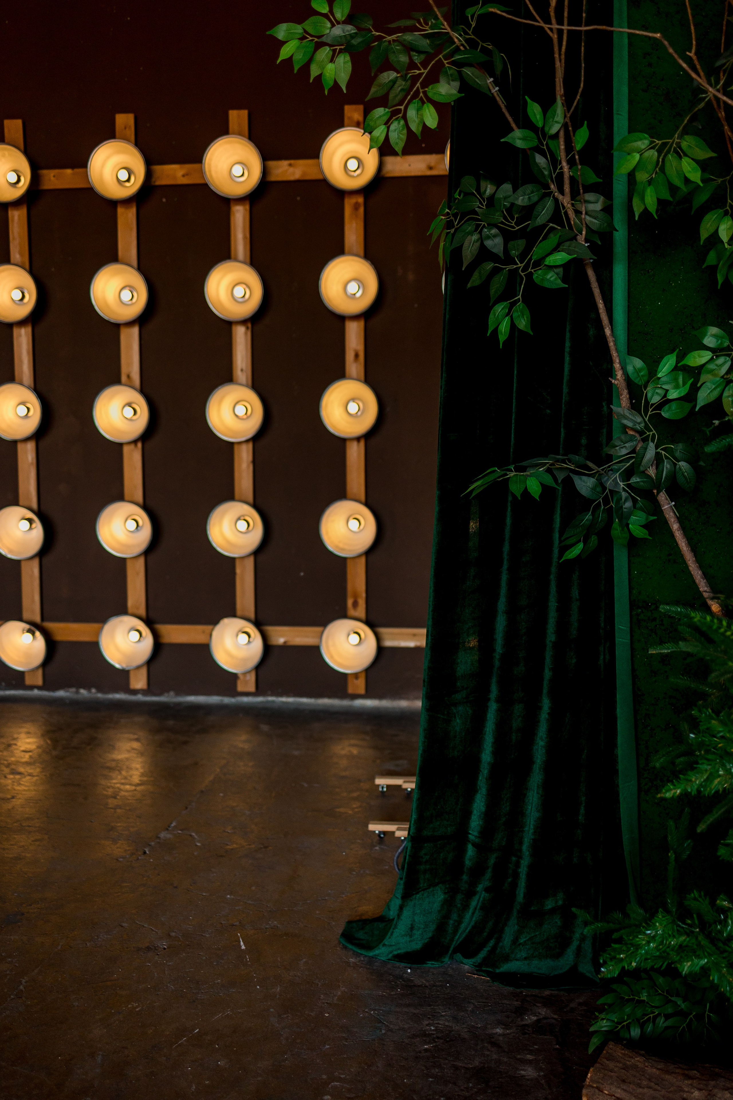 Темны зал. Фотостудия ЭМБЕР город Артём