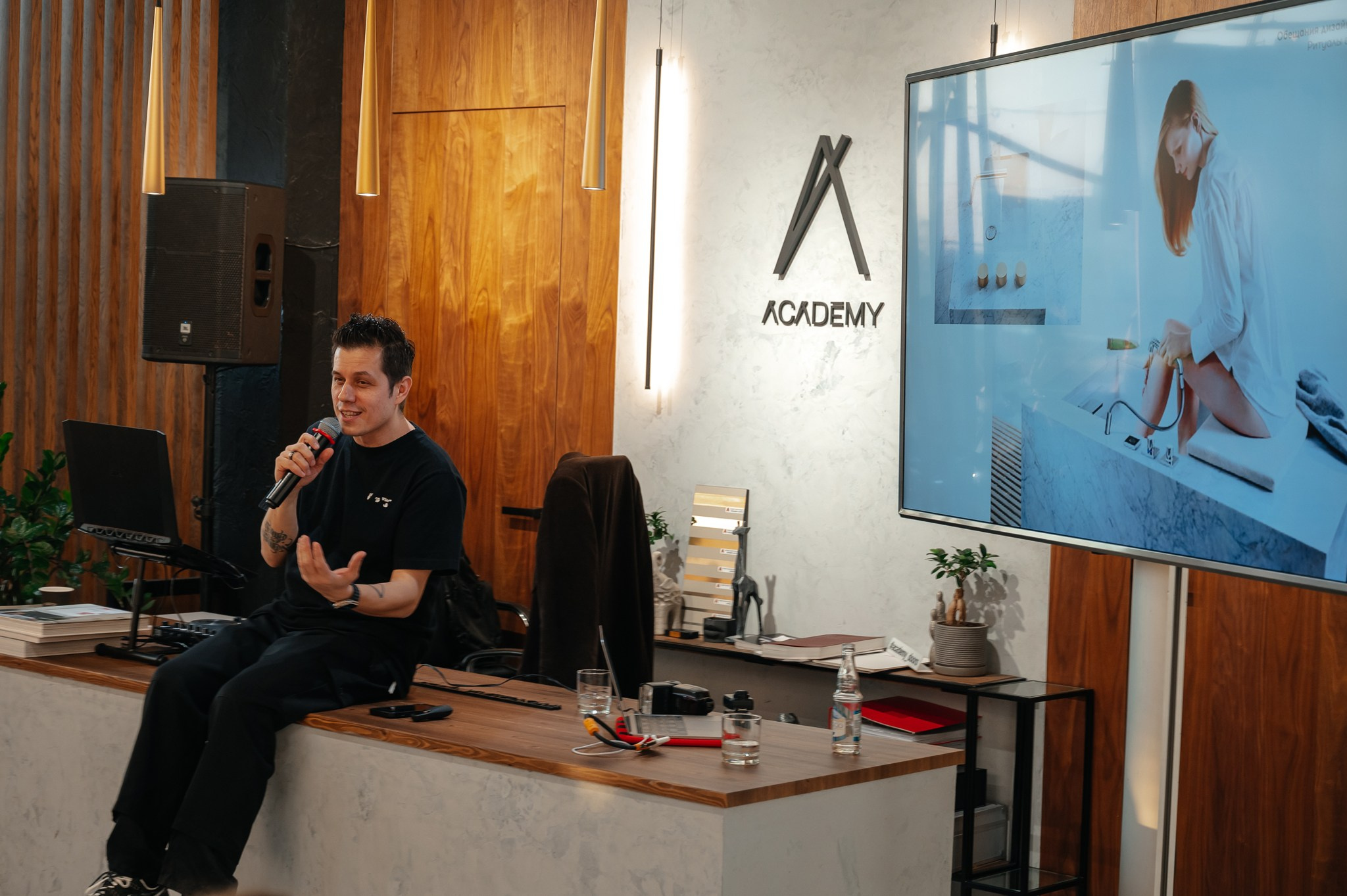 Выступление дизайнера в Academy. Свадебный и семейный фотограф из Санкт-Петербурга Климов Анатолий