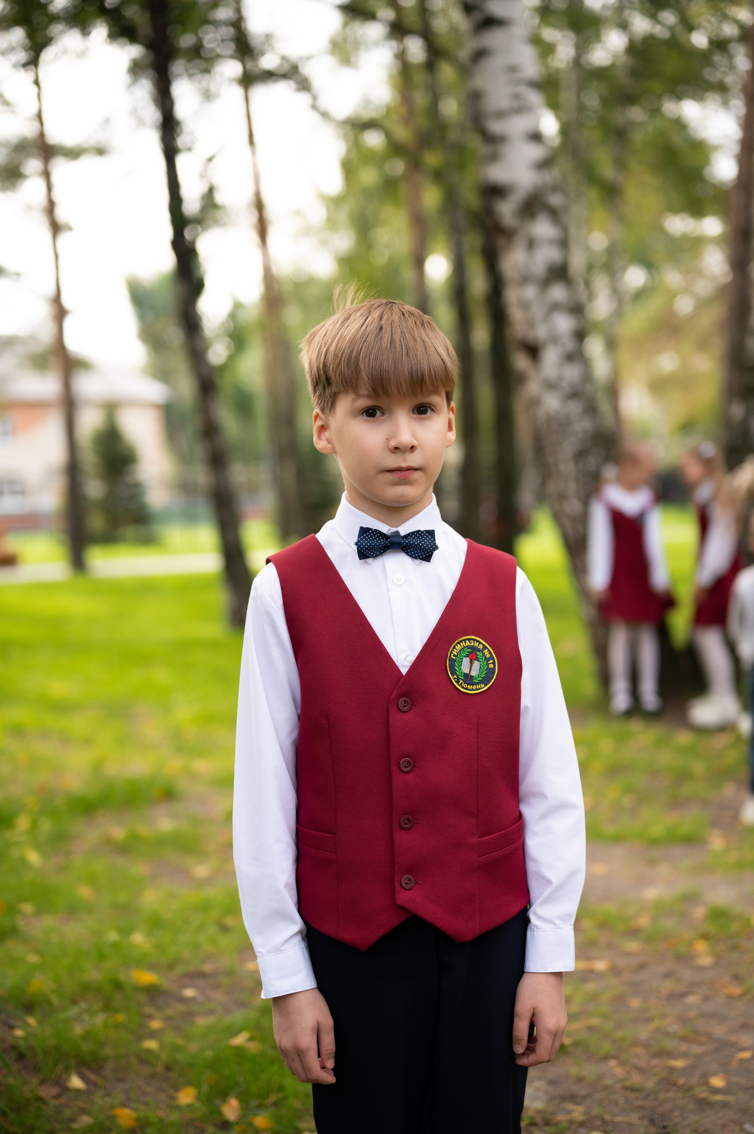 1 сентября 16 гимназия 2 класс (линейка + в классе+ на улице). Фотограф новорожденных, семейный детский в Тюмени Татьяна Морозова