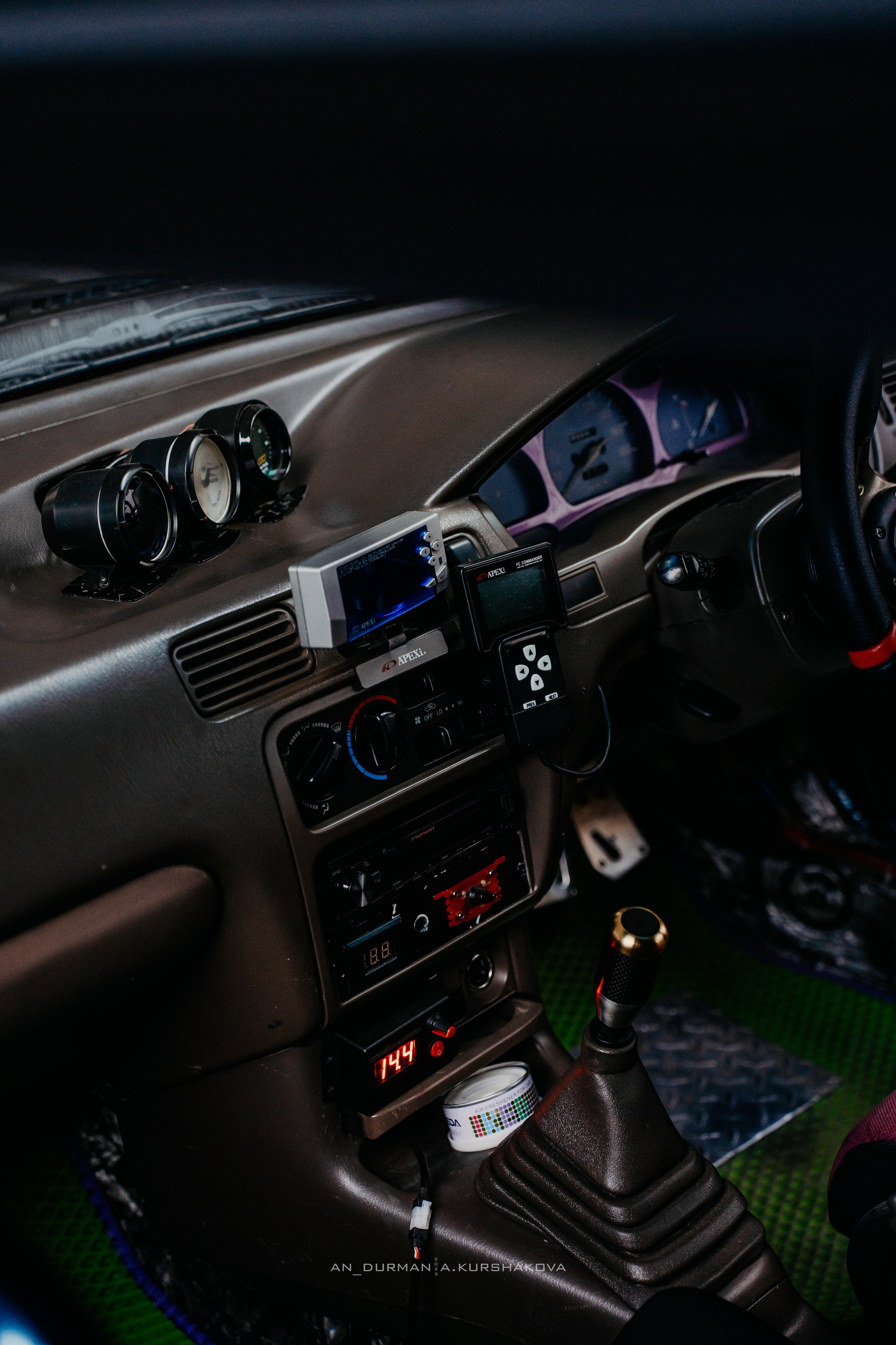 Toyota Corolla II. Фотограф, видеограф и пилот дрона на Байкале
