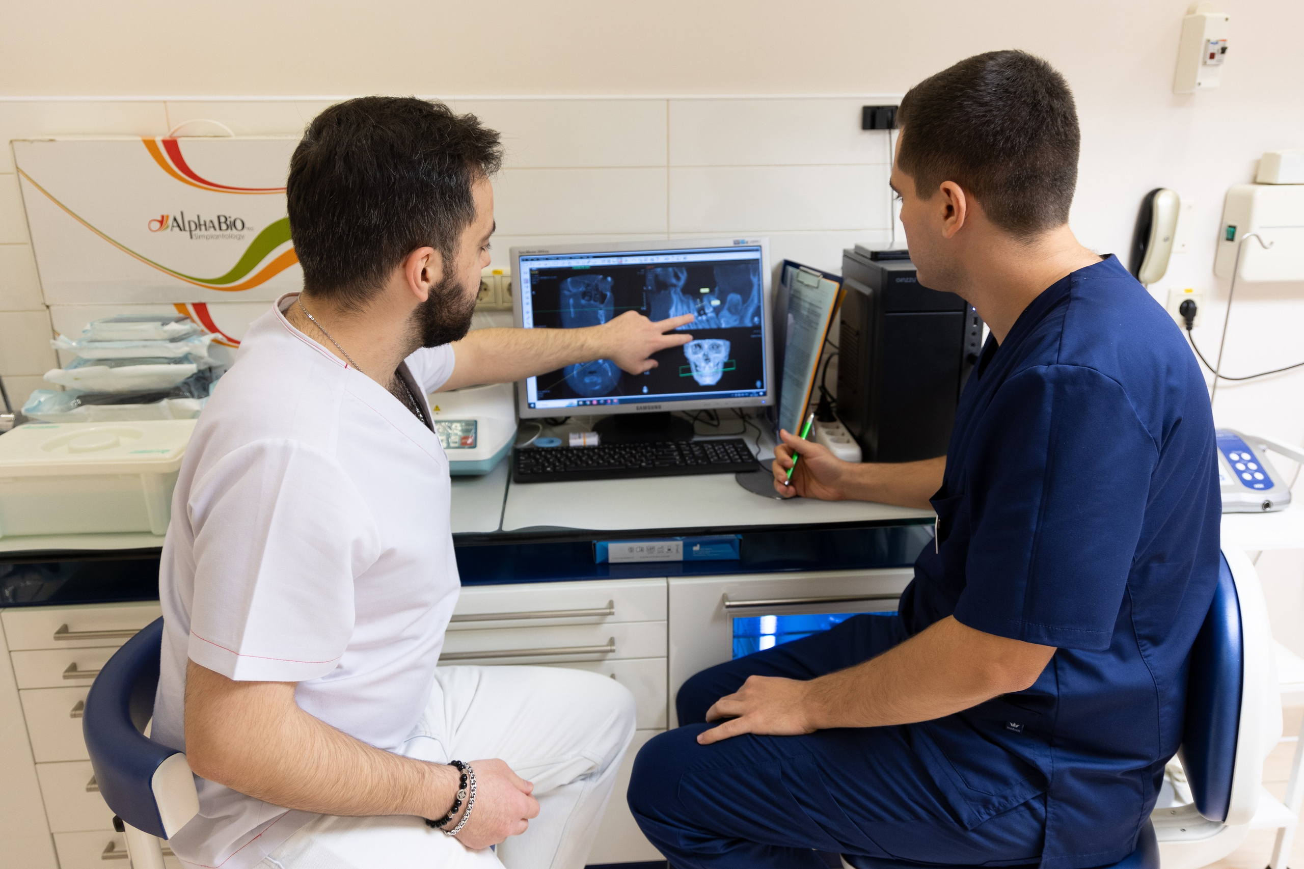 Стоматологическая клиника. Photomantis