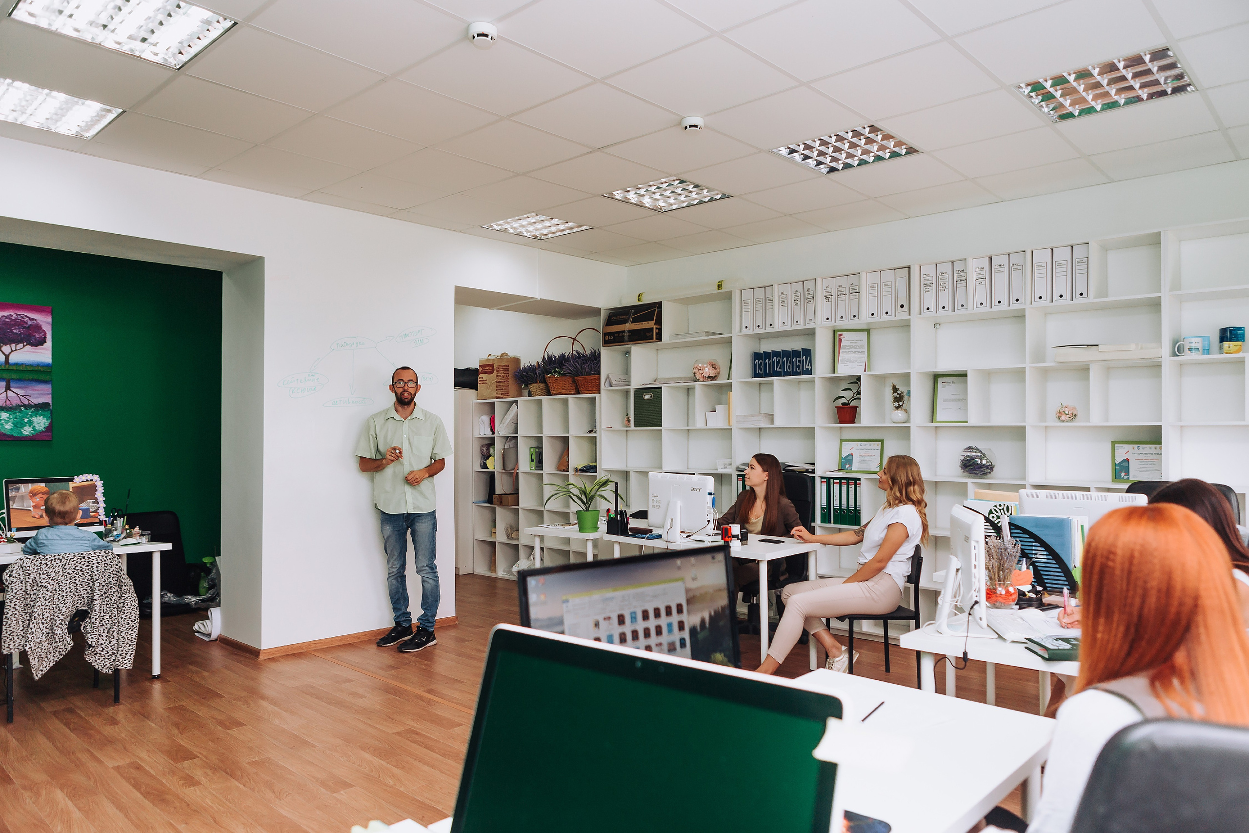 Green tree. Мария Стеклова контент фотограф и семейный фотограф в Омске и Тюмени
