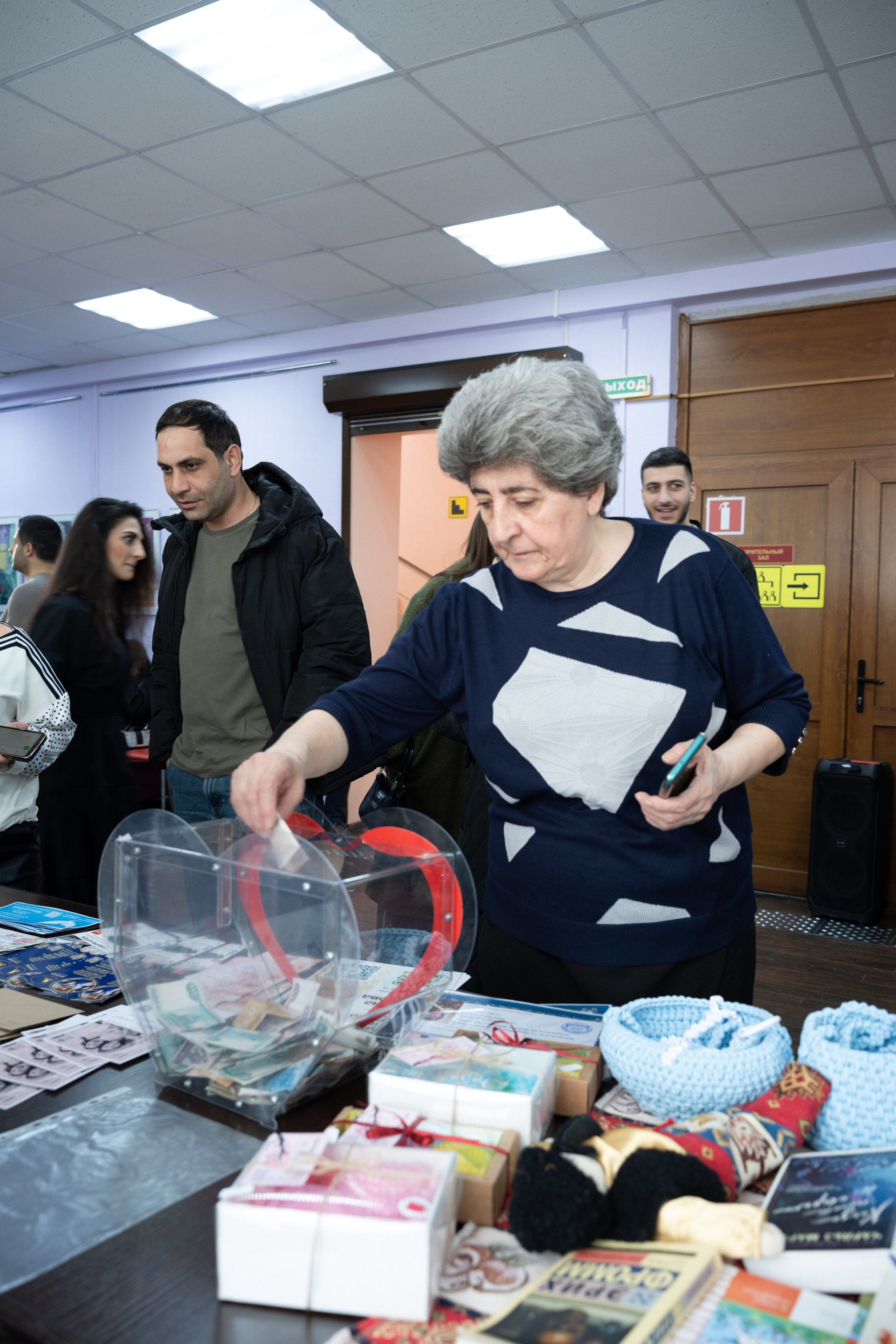 Благотворительный концерт в помощь Артему Сардаряну. Фотограф Артем Севостьянов. Профессиональная фотосъемка в Ногинске, Москве, Московской области и за границей