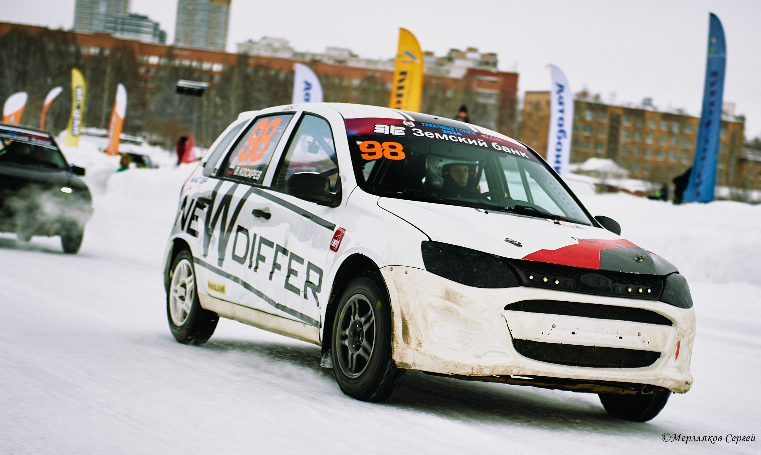 Трековые автогонки на льду Чемпионат России. Спортивный репортажный фотограф в Ижевске Сергей Мерзляков